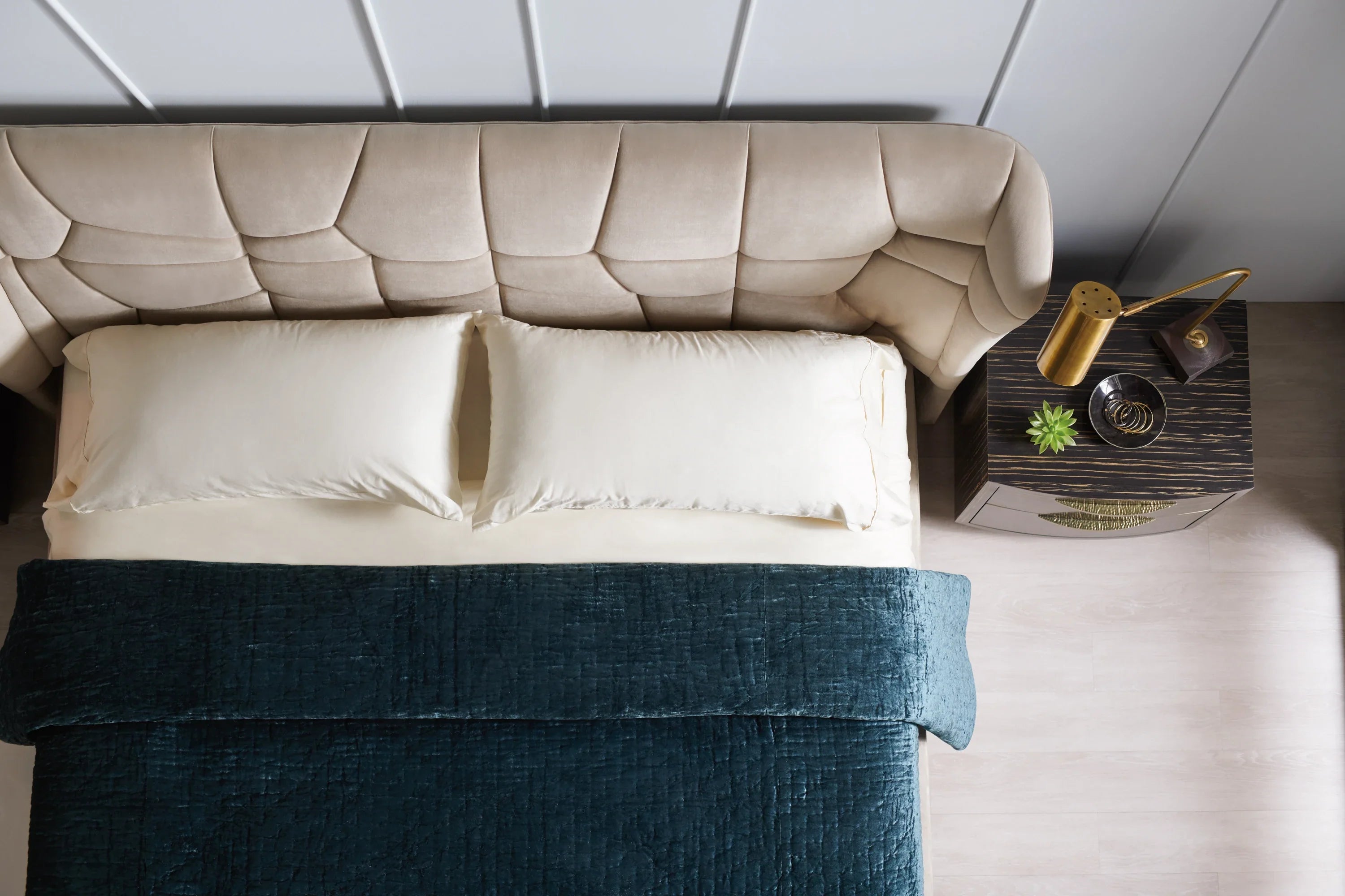 Vector Uph Bed - King