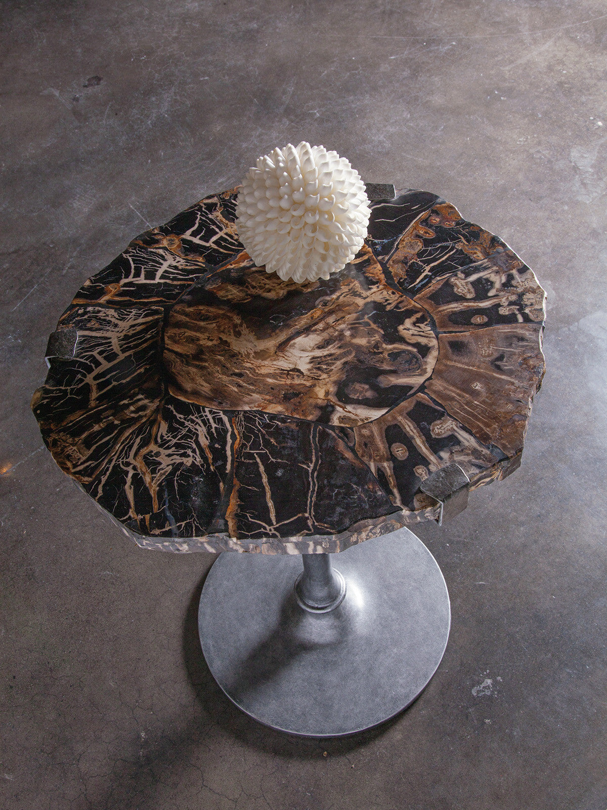 Kane Spot Table