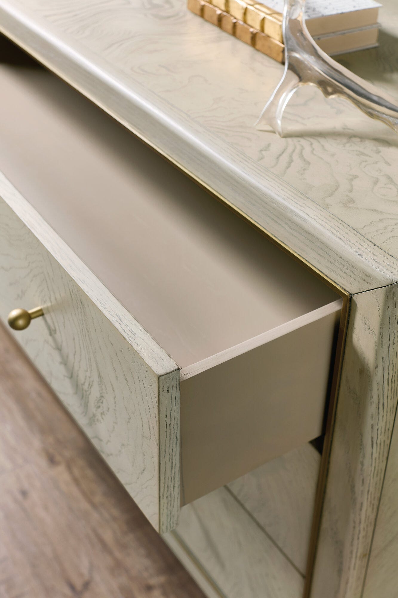 Melange Wanderlust Chest