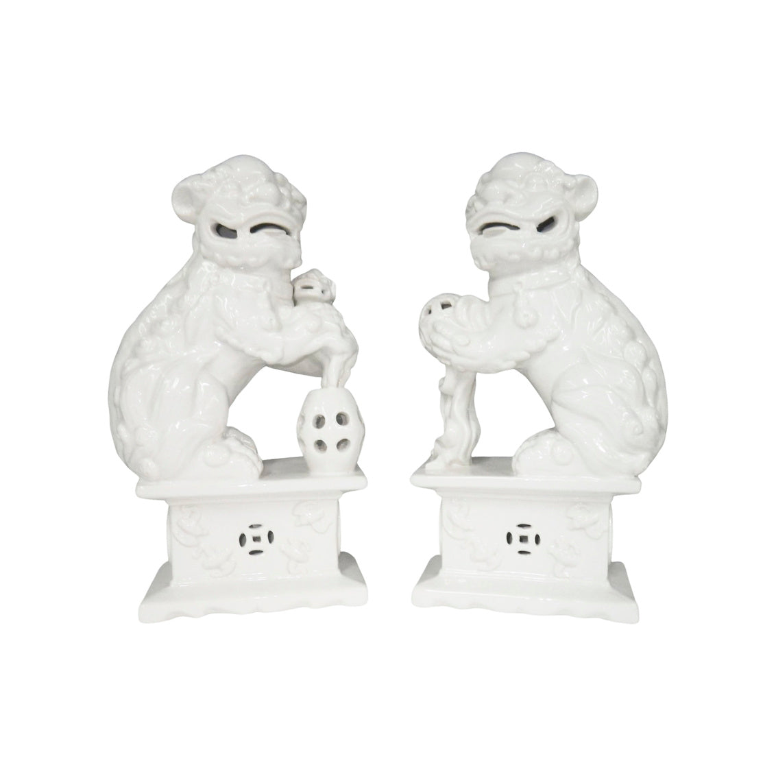 White Foo Dog (PR) in 14 / Ceramic/Porcelain - Chelsea House