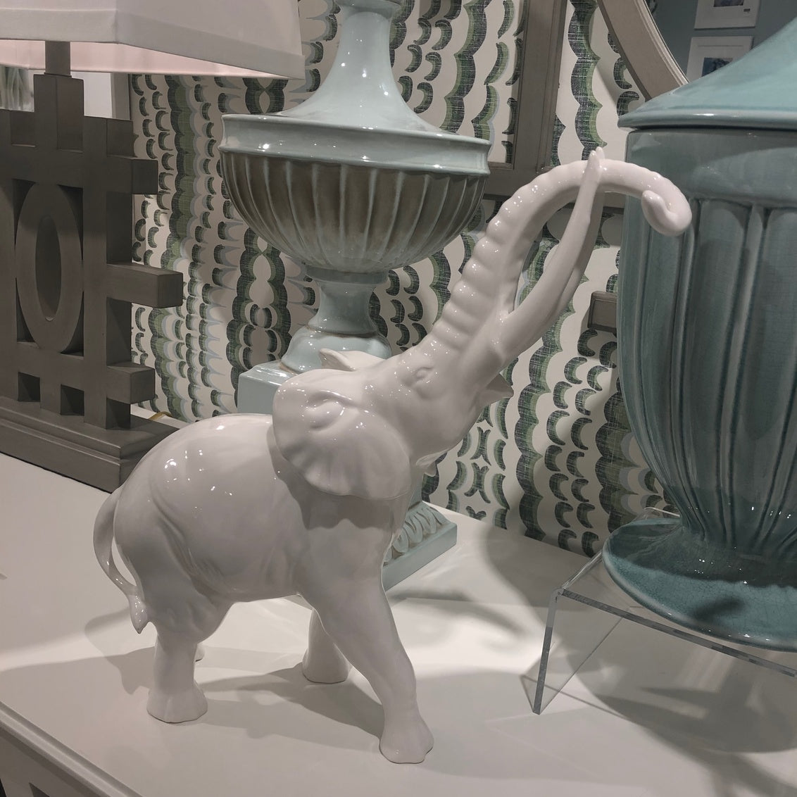 White Elephant (Lg) in 16 / Ceramic/Porcelain - Chelsea House