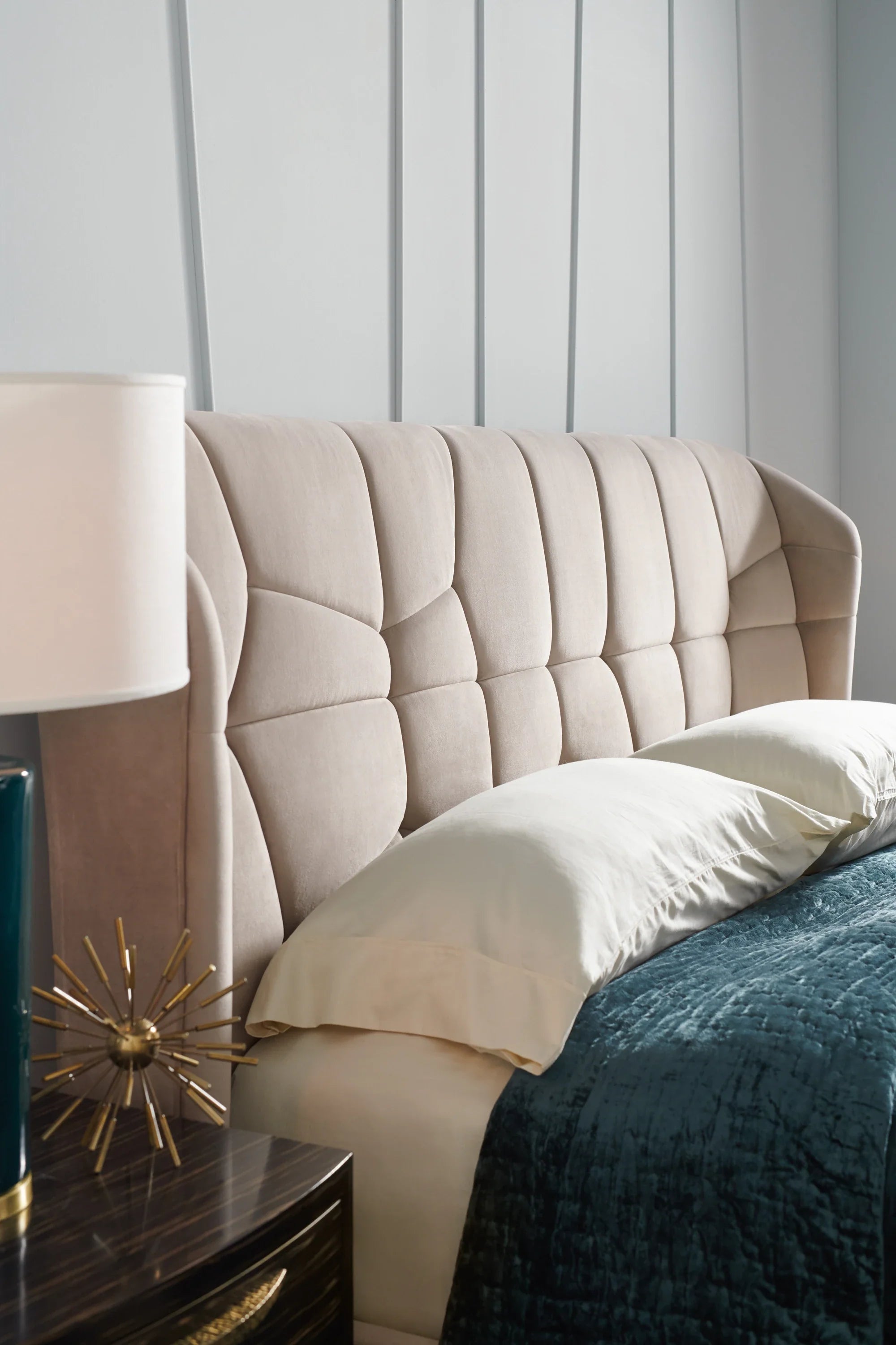 Vector Uph Bed - Queen
