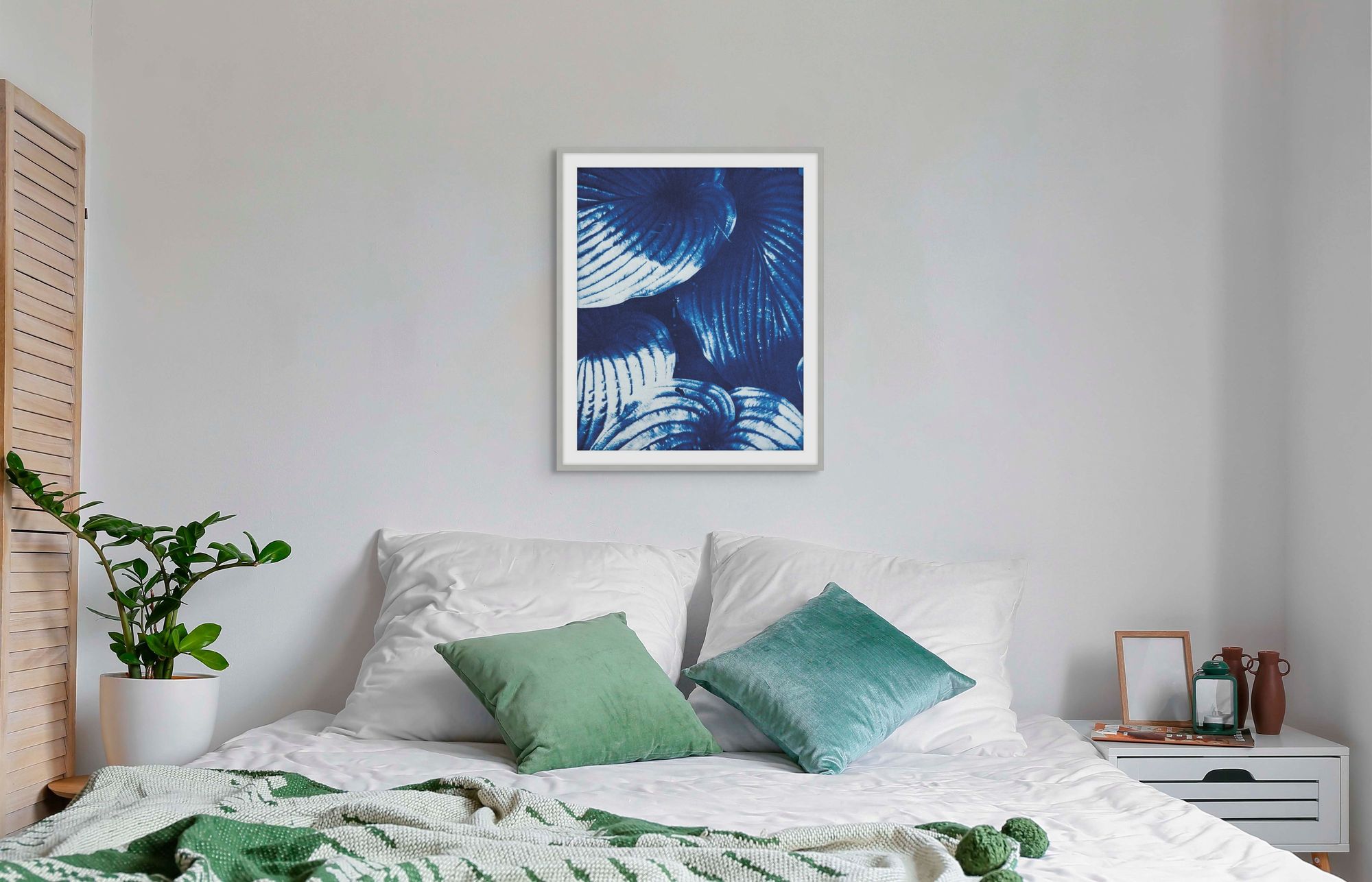 Hosta 1 in a room