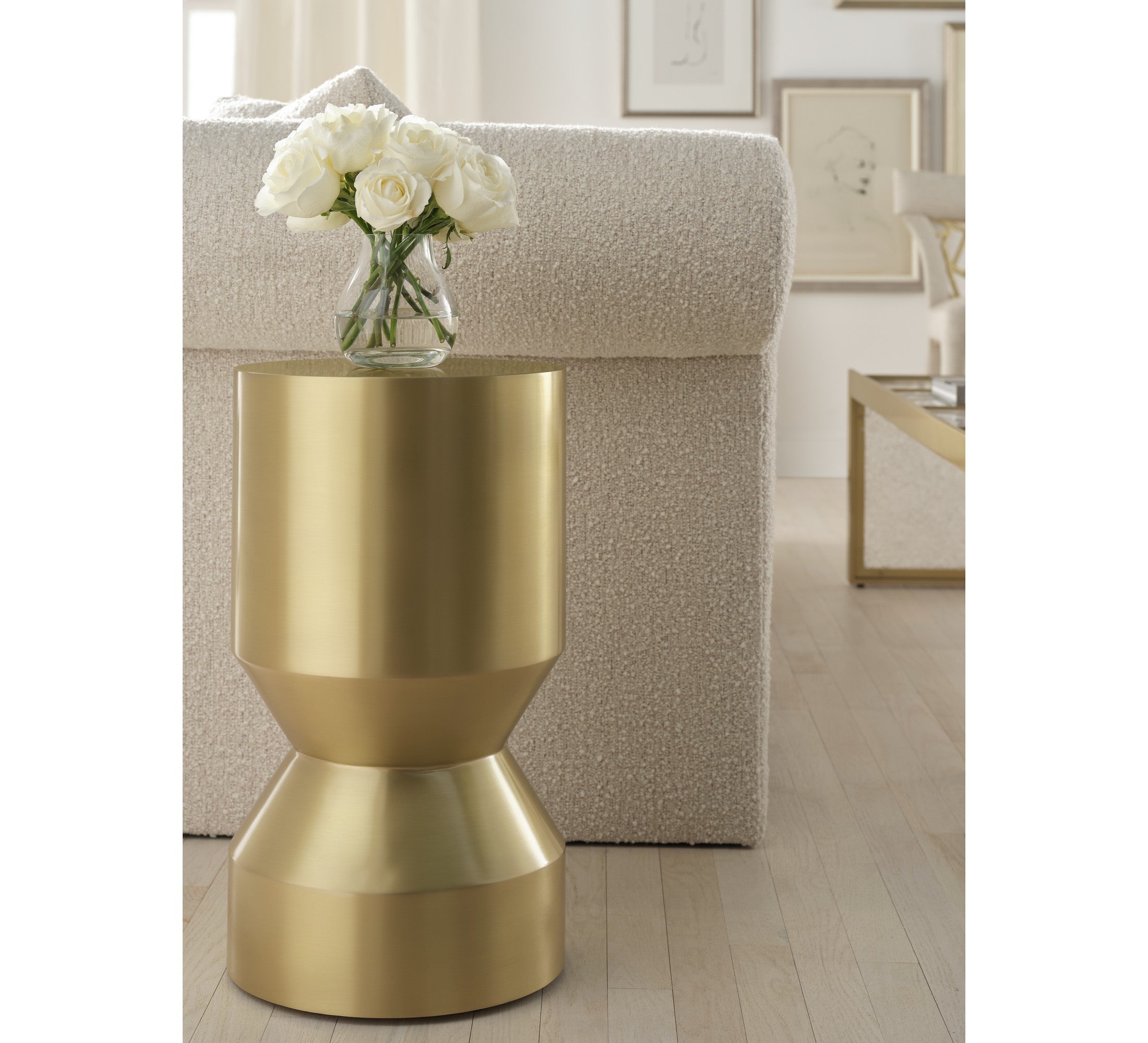 Mae Spot Table