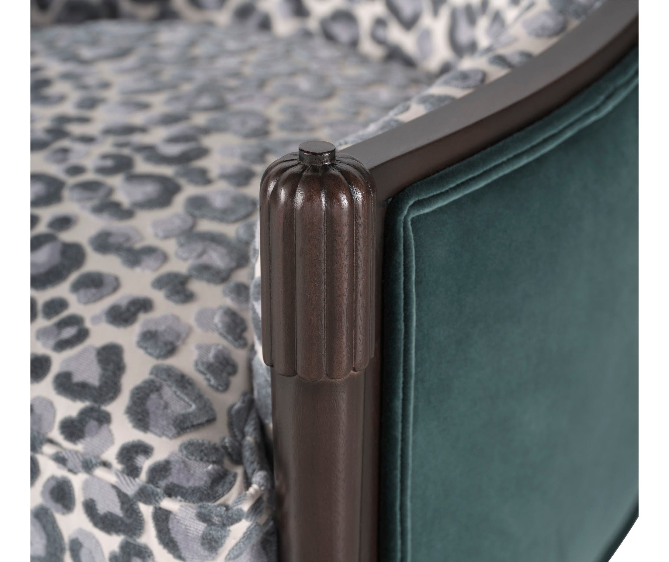 Deco Classic Lounge Chair