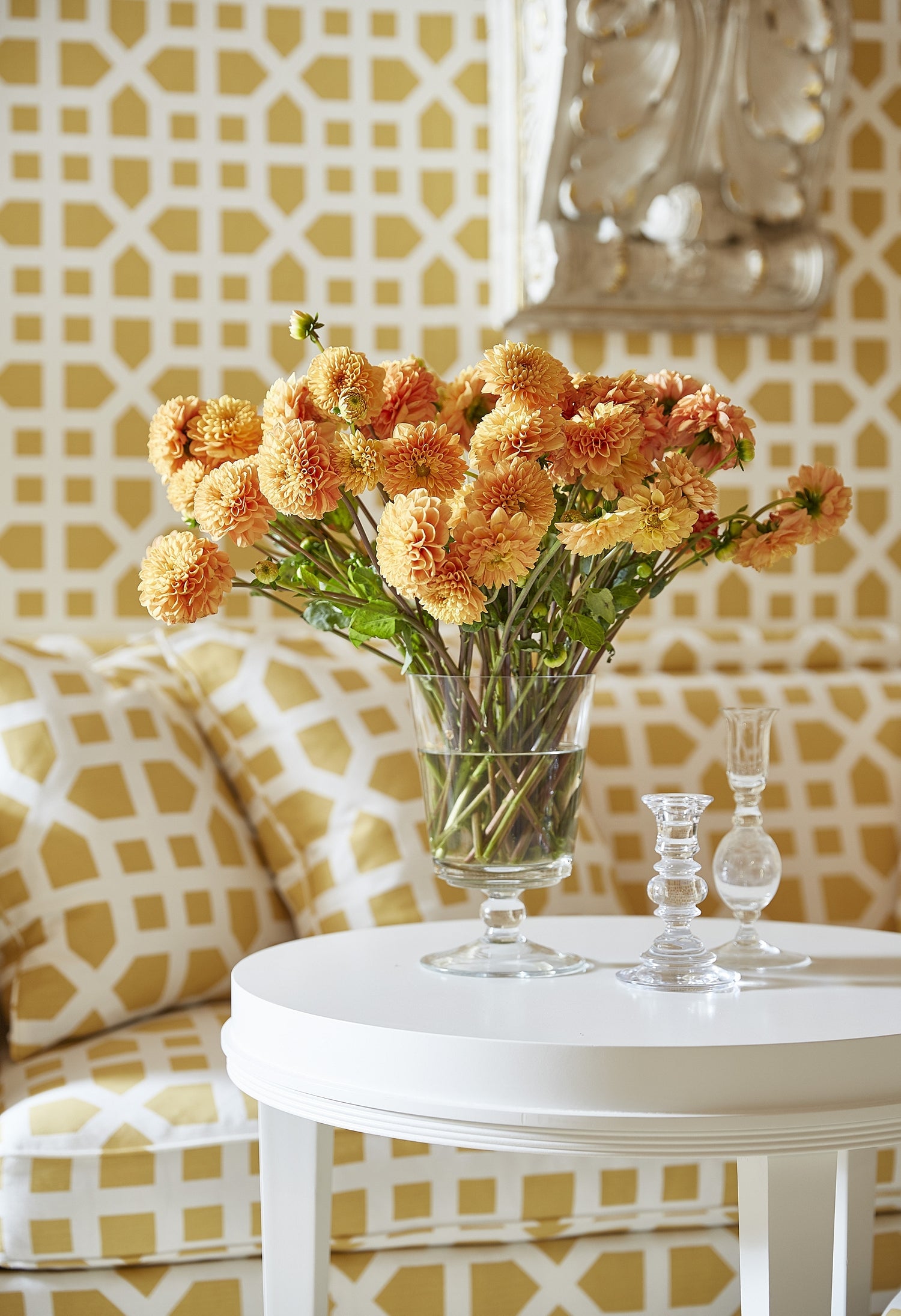 MOBILE ACCENT TABLE in Mahogany Veneers, Mahogany Solids - Hickory Chair