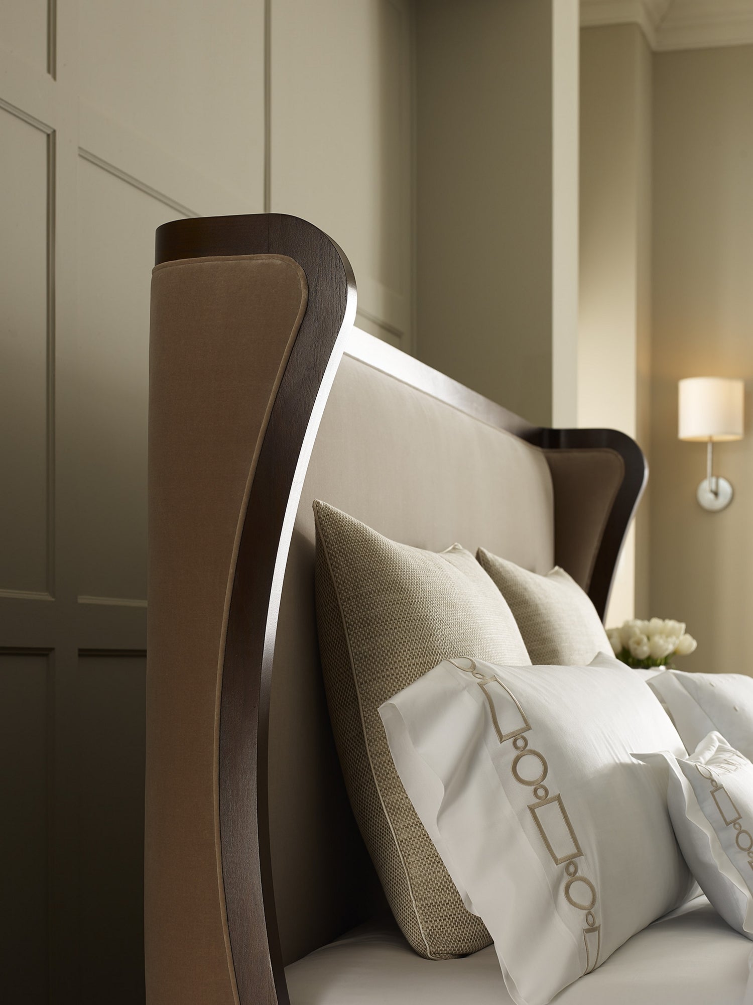 CLIVEDEN KING BED in Walnut Solids - Hickory Chair