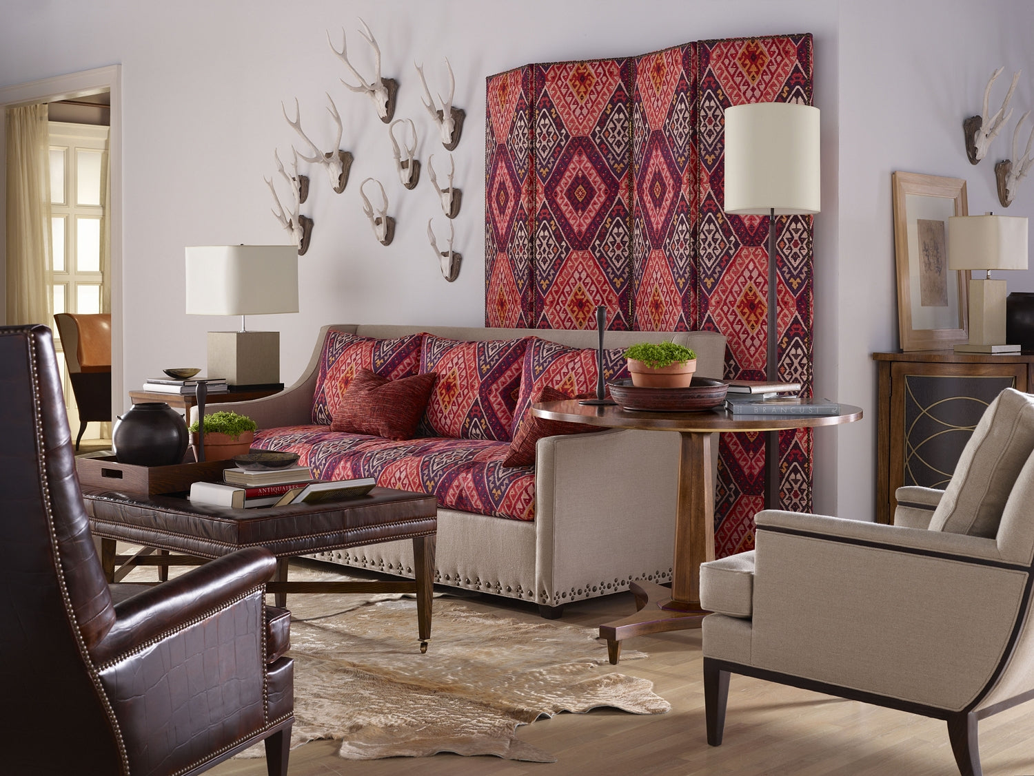 TURNER CENTER TABLE in Mahogany Veneers, Mahogany Solids - Hickory Chair