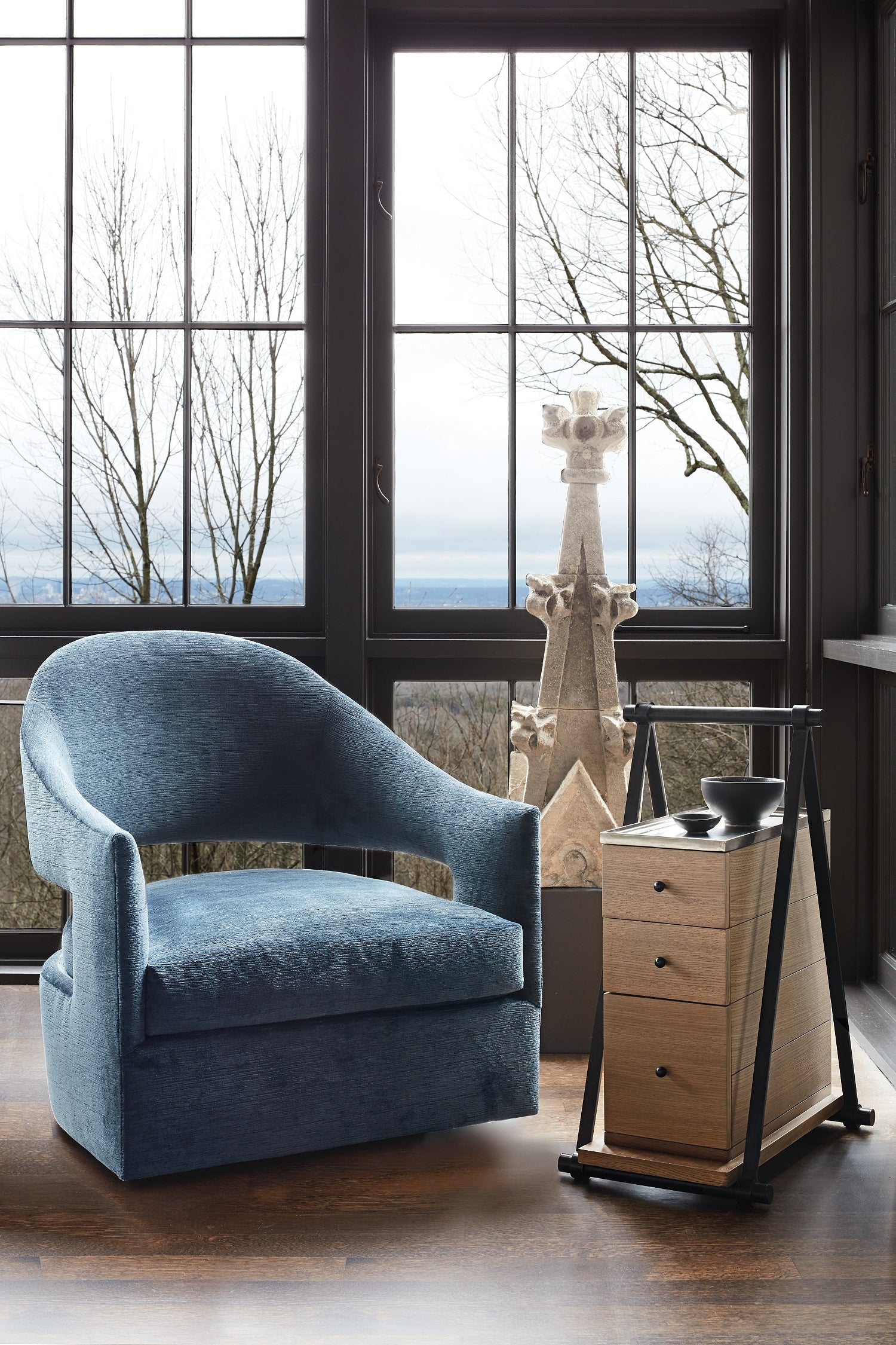 CARRIAGE TABLE in Oak Veneers, Oak Solids, Metal - Hickory Chair