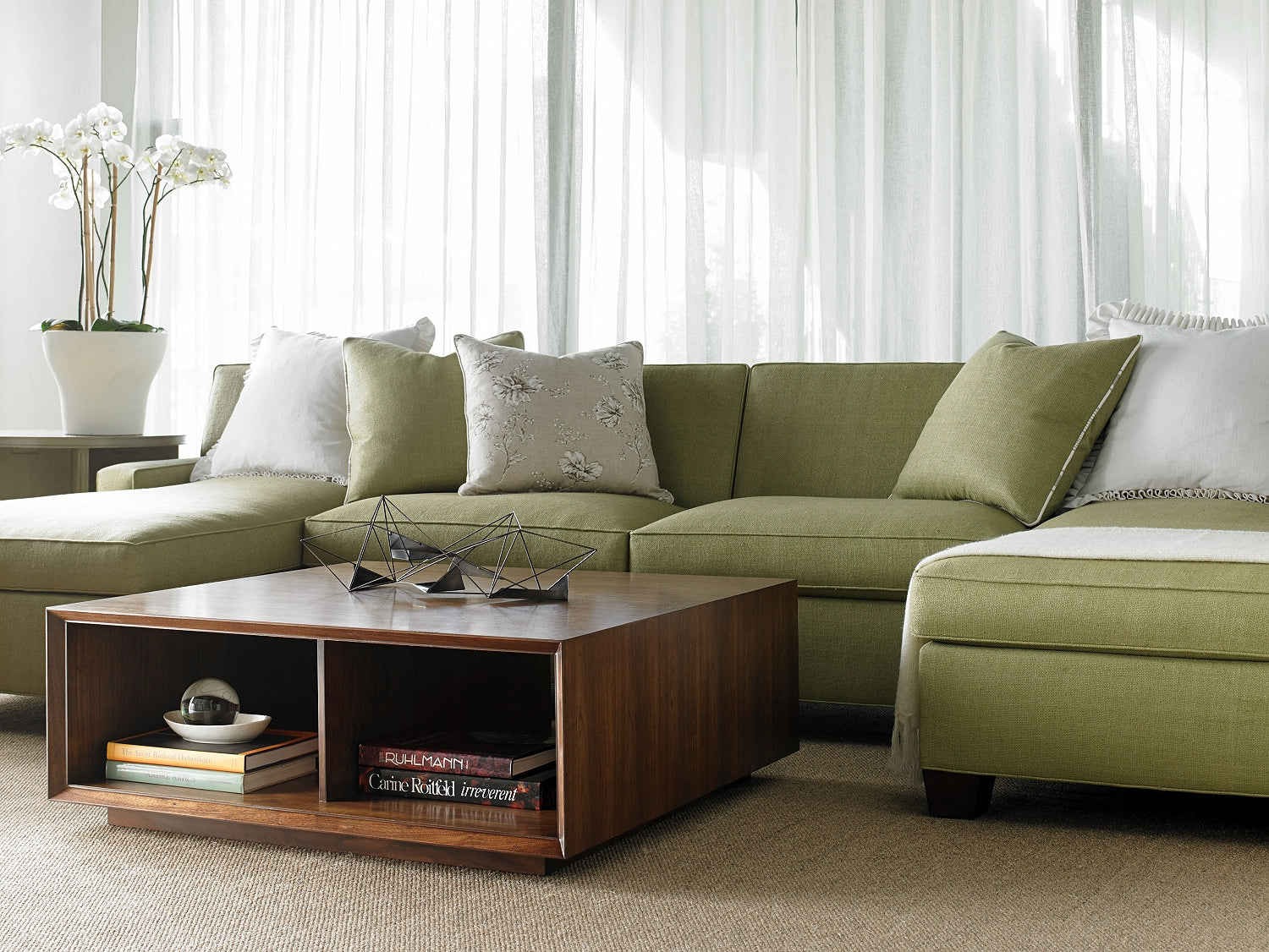 HADLEY SQUARE COFFEE TABLE in Walnut Veneers, Walnut Solids - Hickory Chair