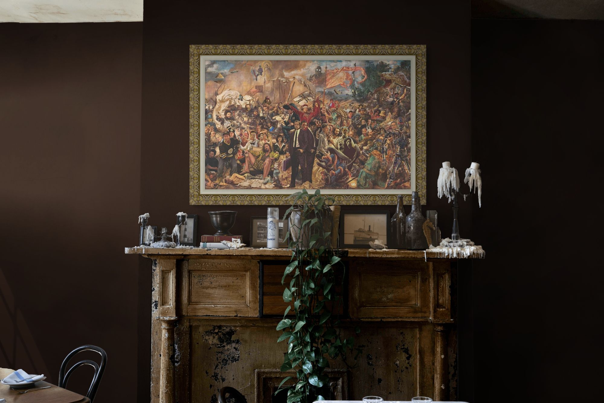 Baroque 90's Rewind 1 in a room