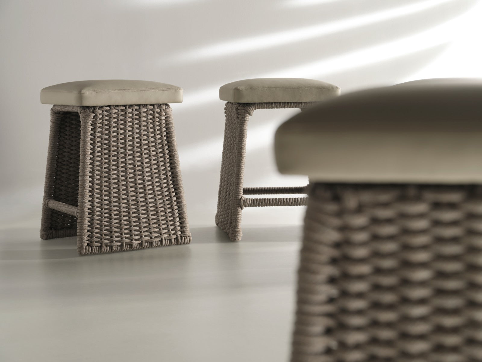 Cuerda Counter Stool
