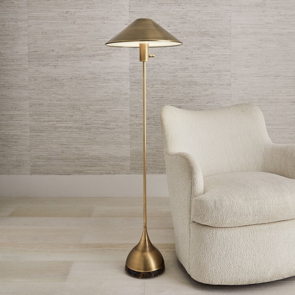 Kiss Floor Lamp - Michelangelo Marble