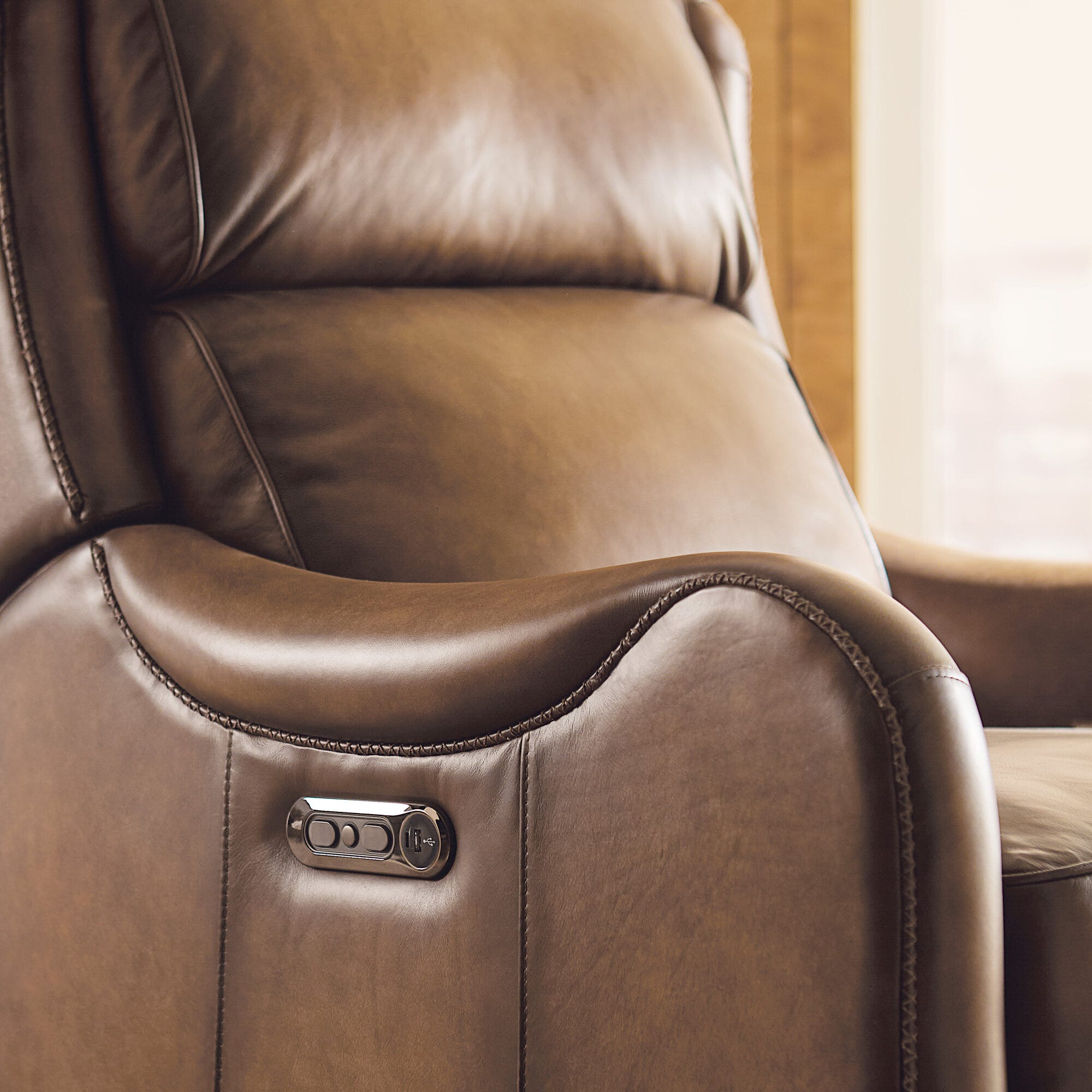 Carrington Power Recliner w/Power Headrest