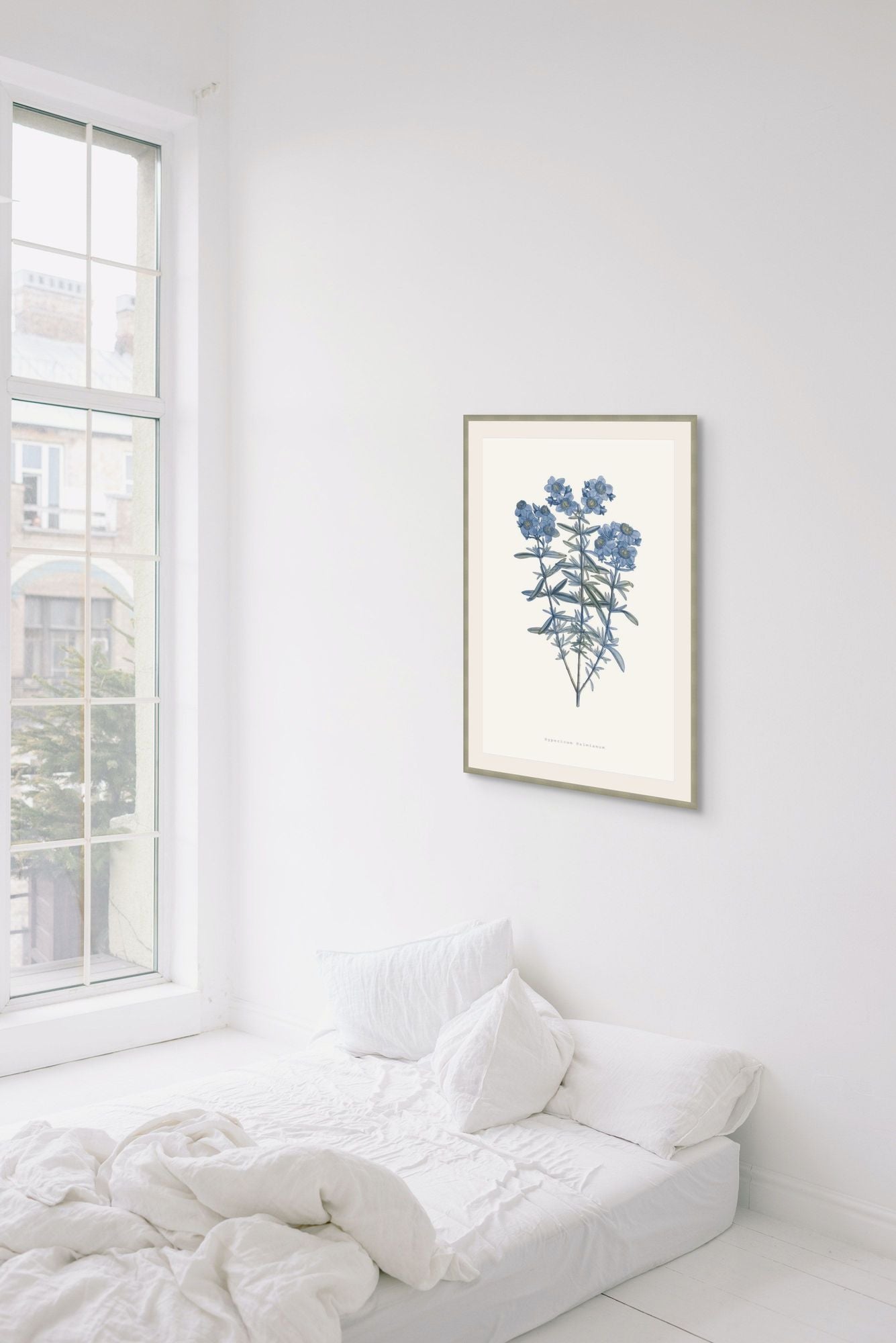 Bouquet Blue 3 in a room