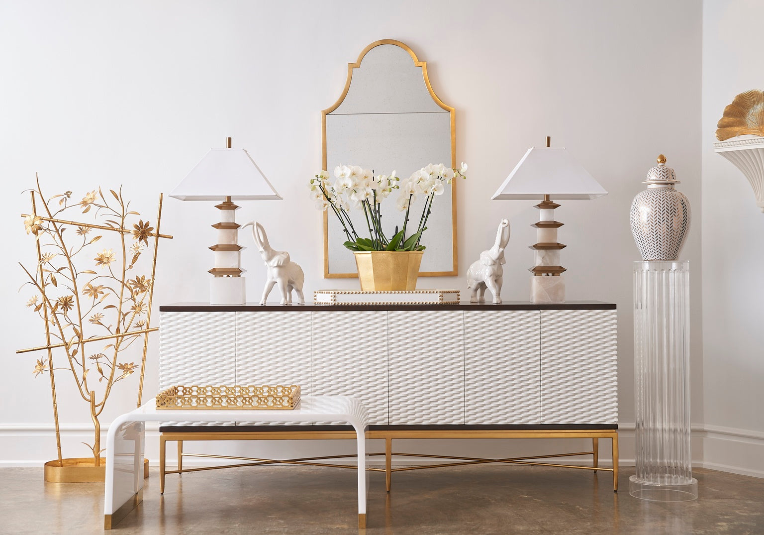 White Elephant (Lg) in 16 / Ceramic/Porcelain - Chelsea House