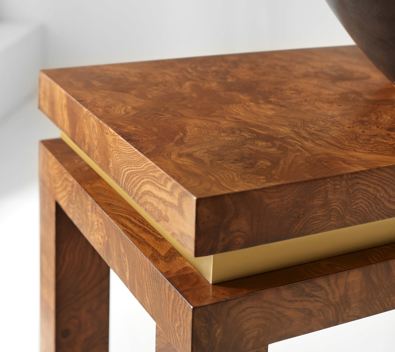 Modern History Elysee Console MH1148F01