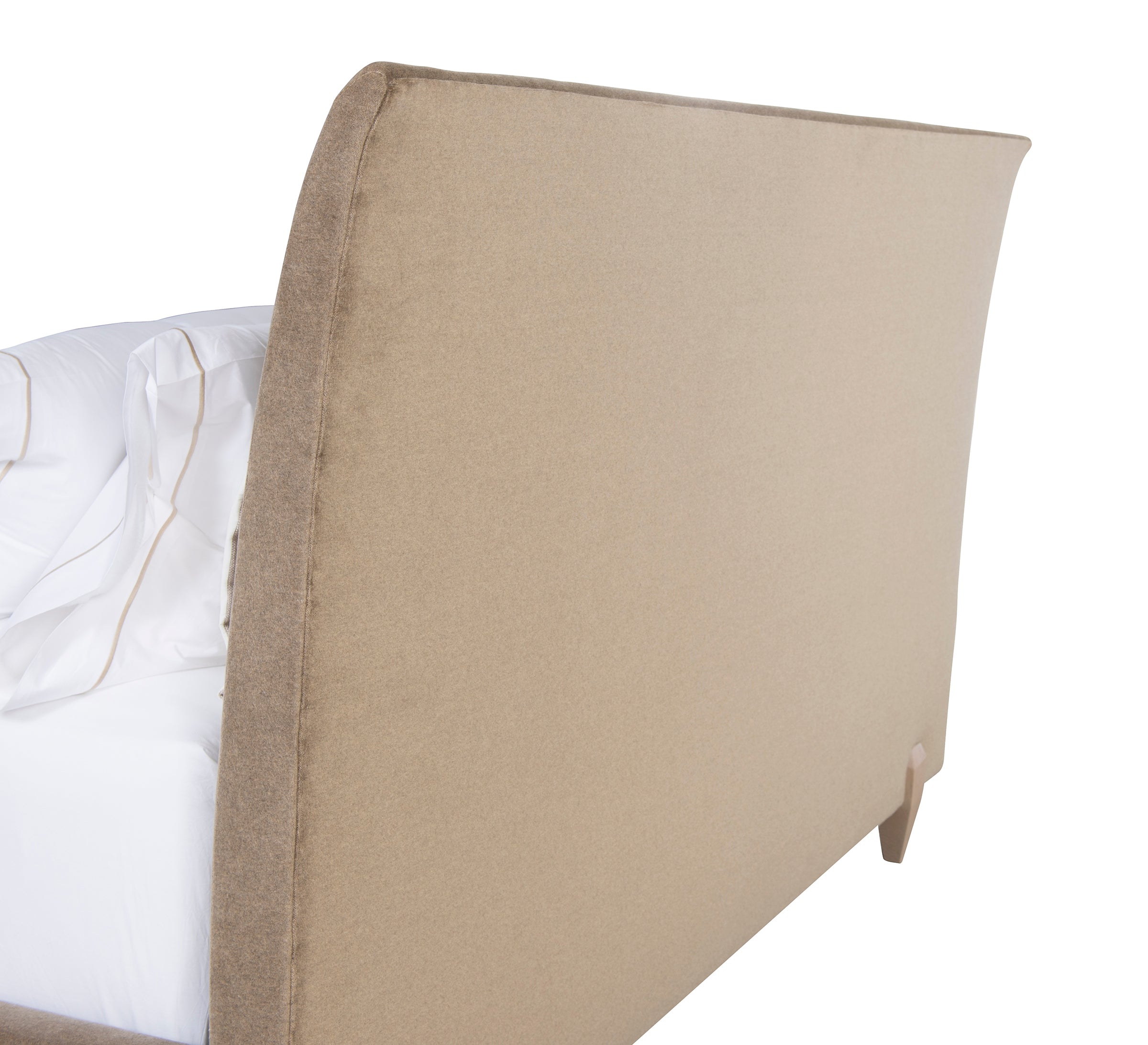 Auvie Cal King Bed in Oak Solids - Hickory Chair