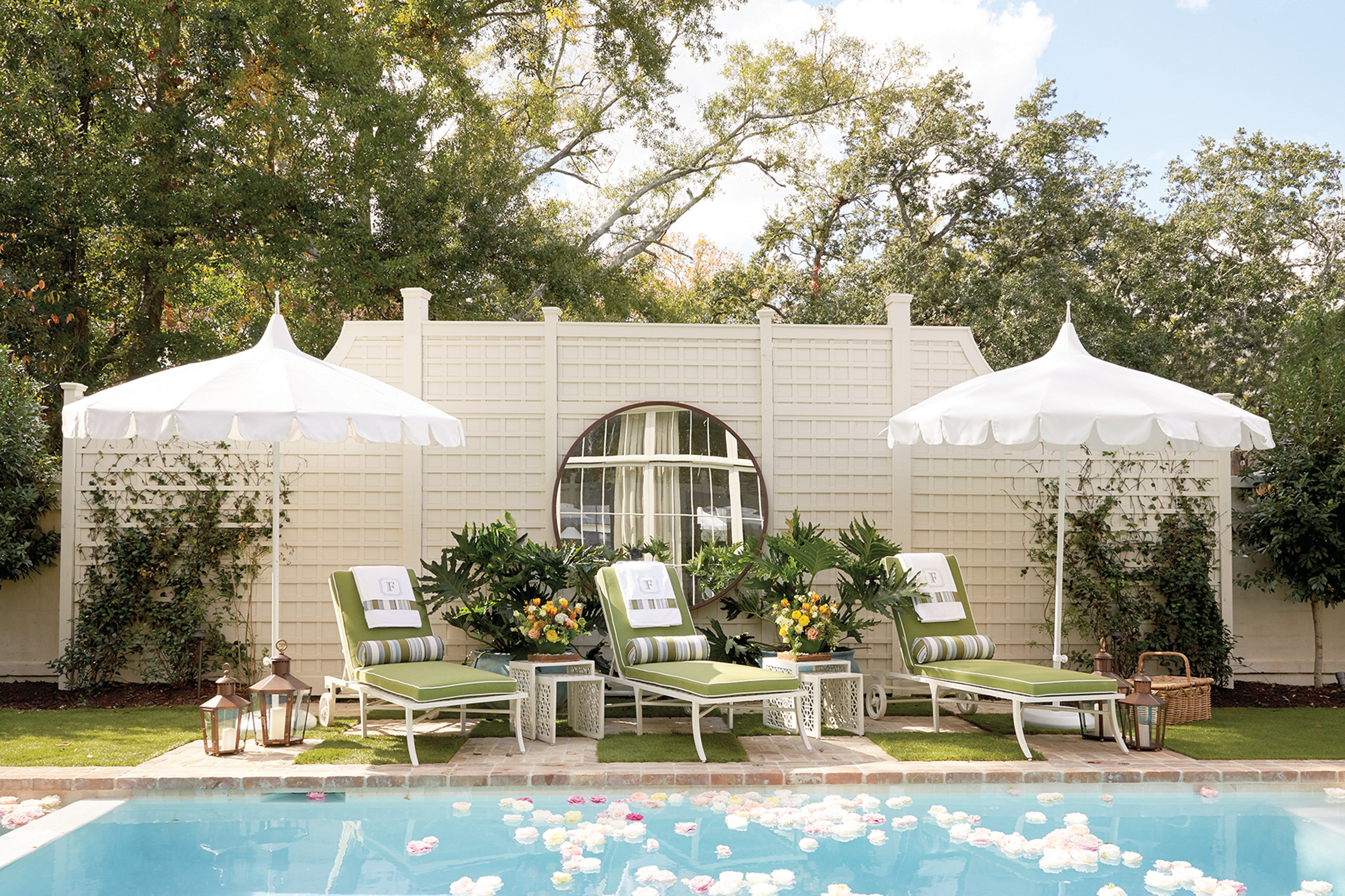 Haret Outdoor Chaise - Cloud White