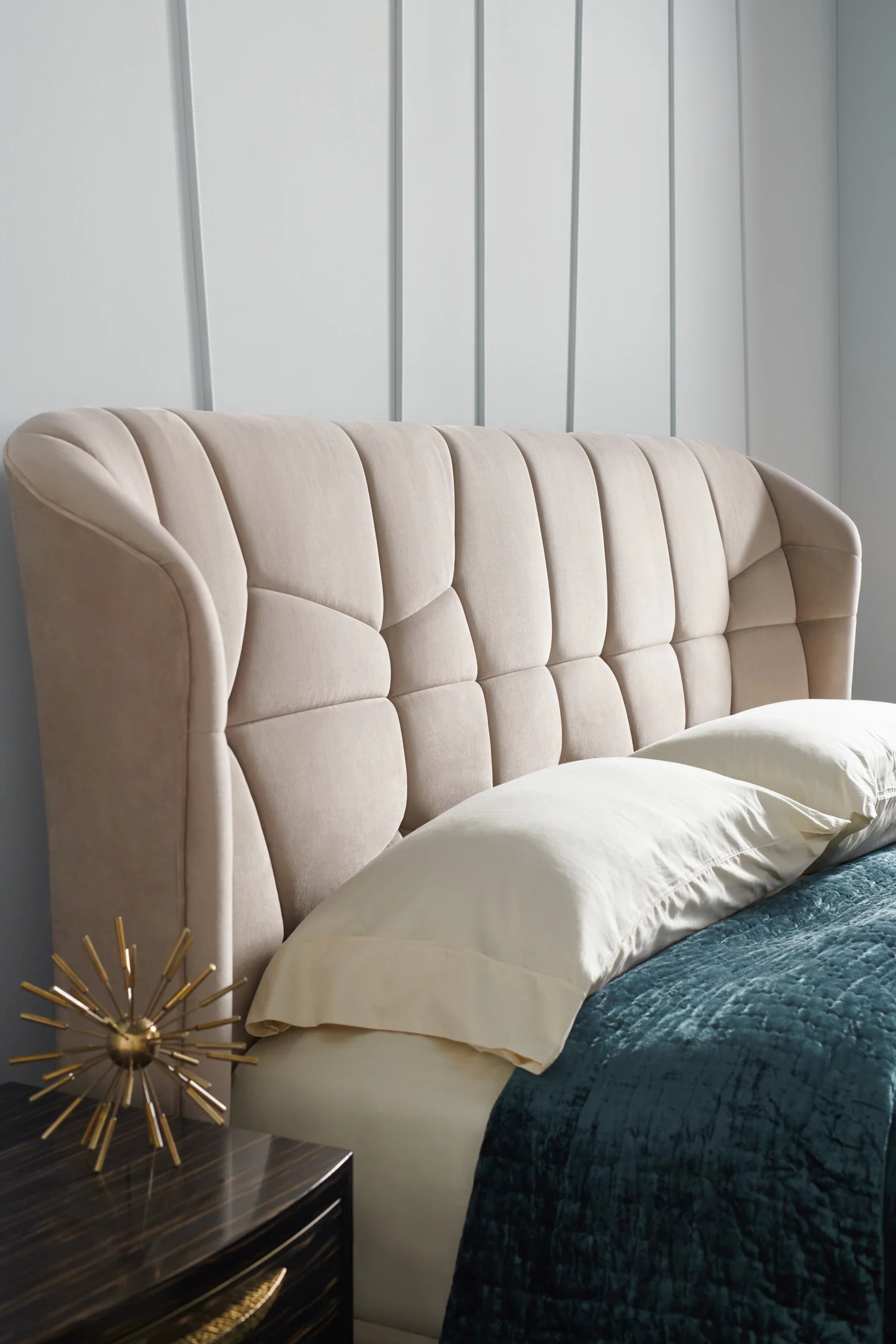 Vector Uph Bed - Queen