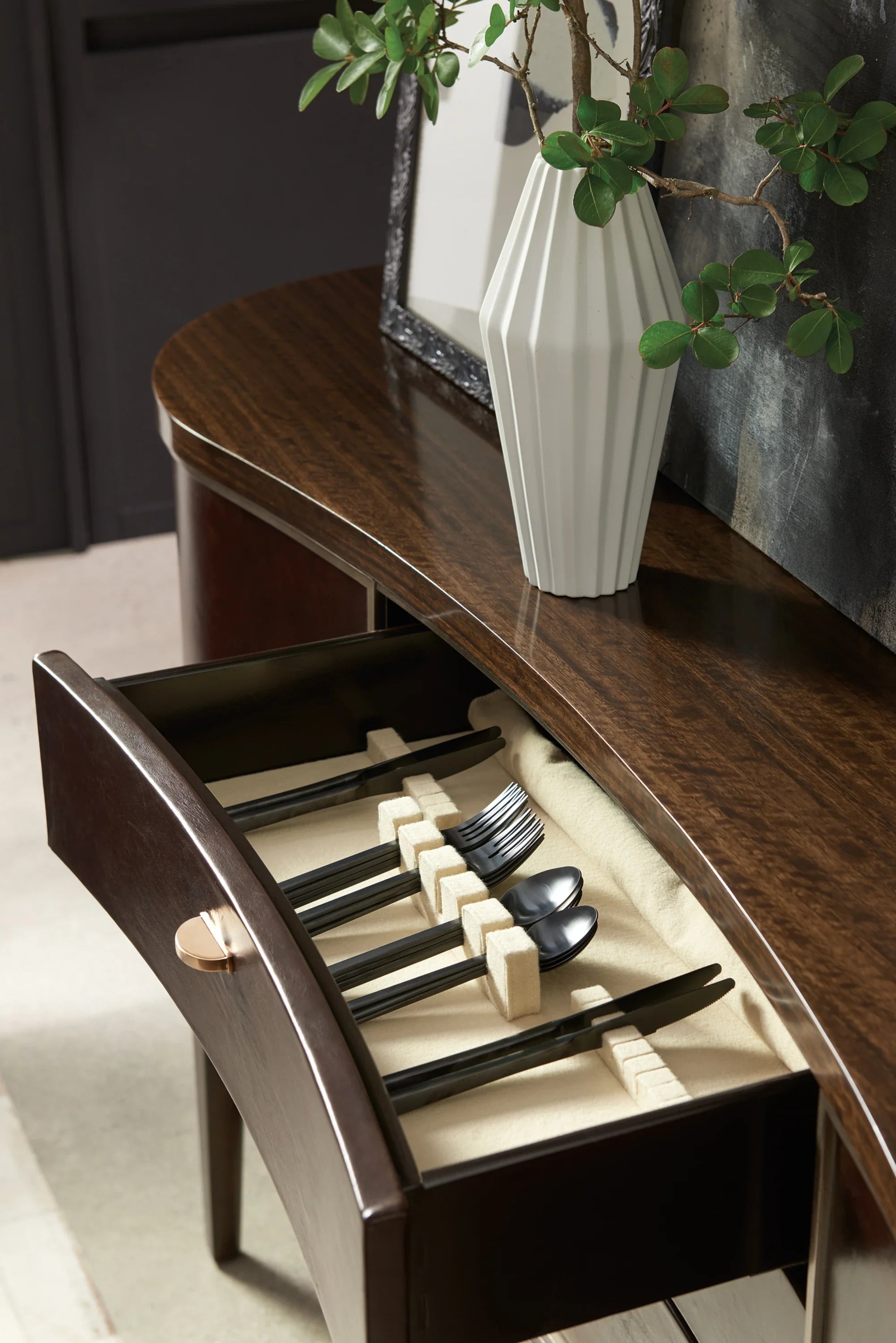 Moderne Sideboard – Sideboards & Buffets by Caracole | Sutter & Vale
