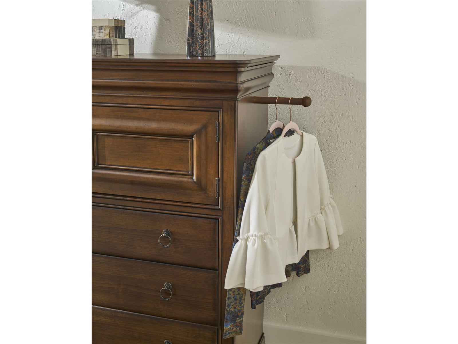 New Lou Dressing Chest