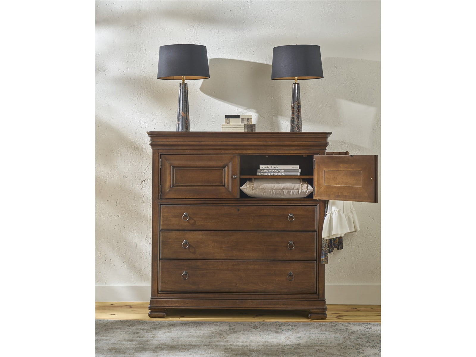 New Lou Dressing Chest