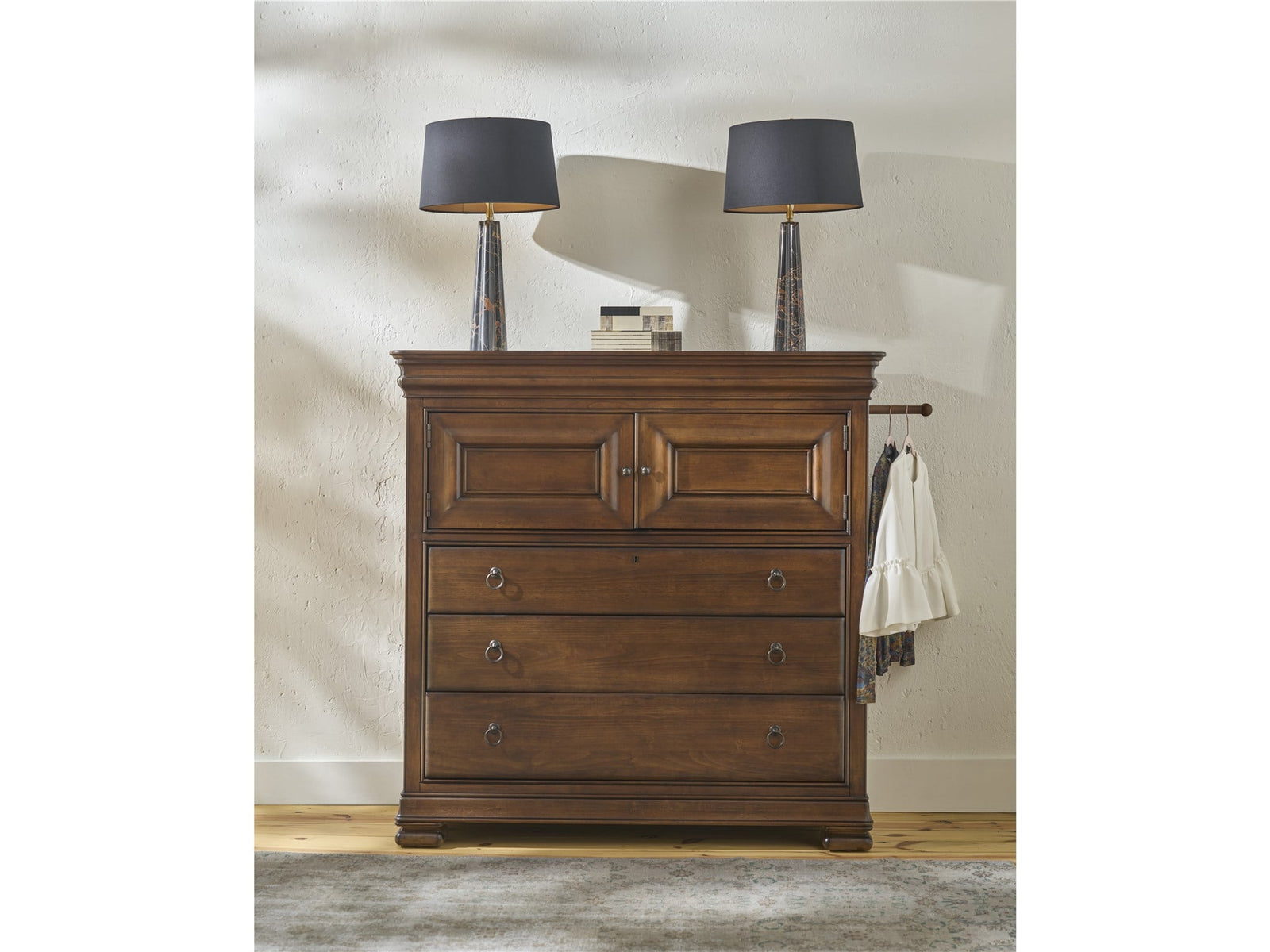 New Lou Dressing Chest