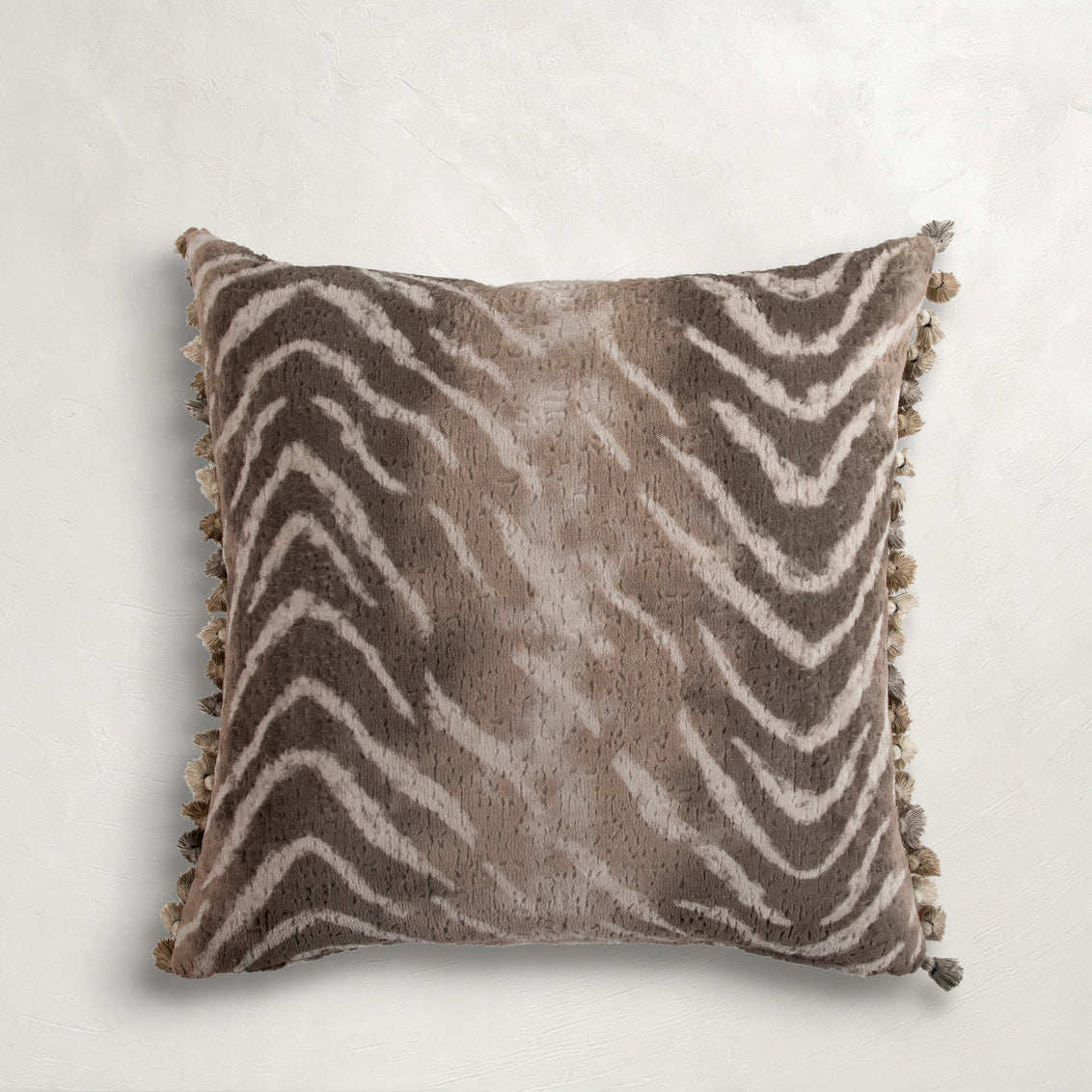 Zigby Taupe Poly 20x20