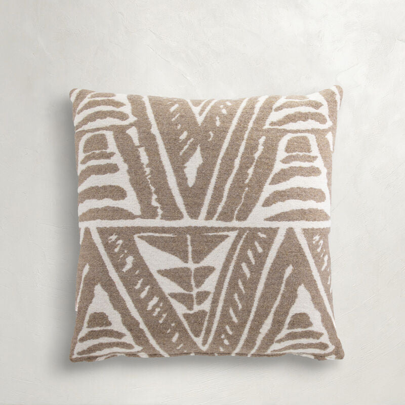 Katha Pebble Poly 20x20