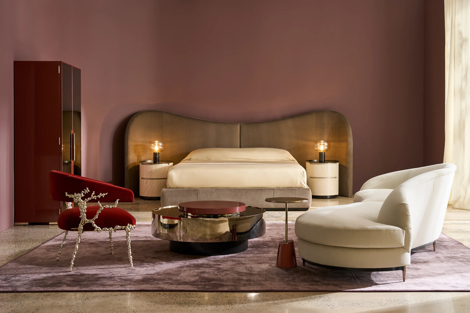 Clio King Bed