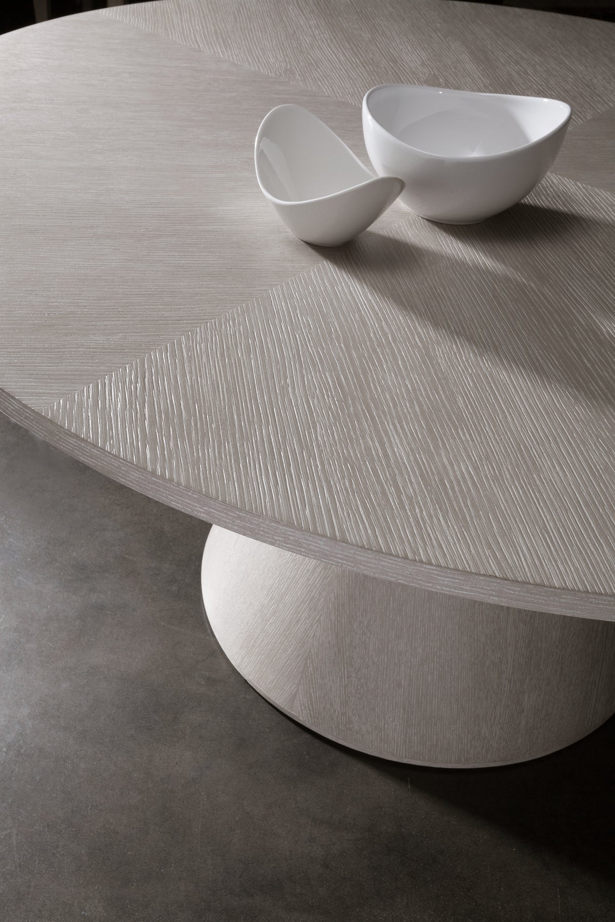 Mar Monte Round Dining Table