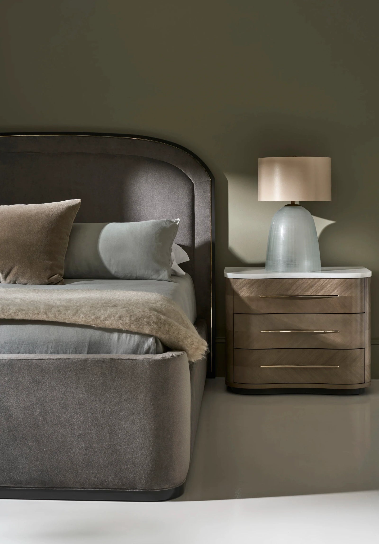 Wanderlust Kg Bed Pewter
