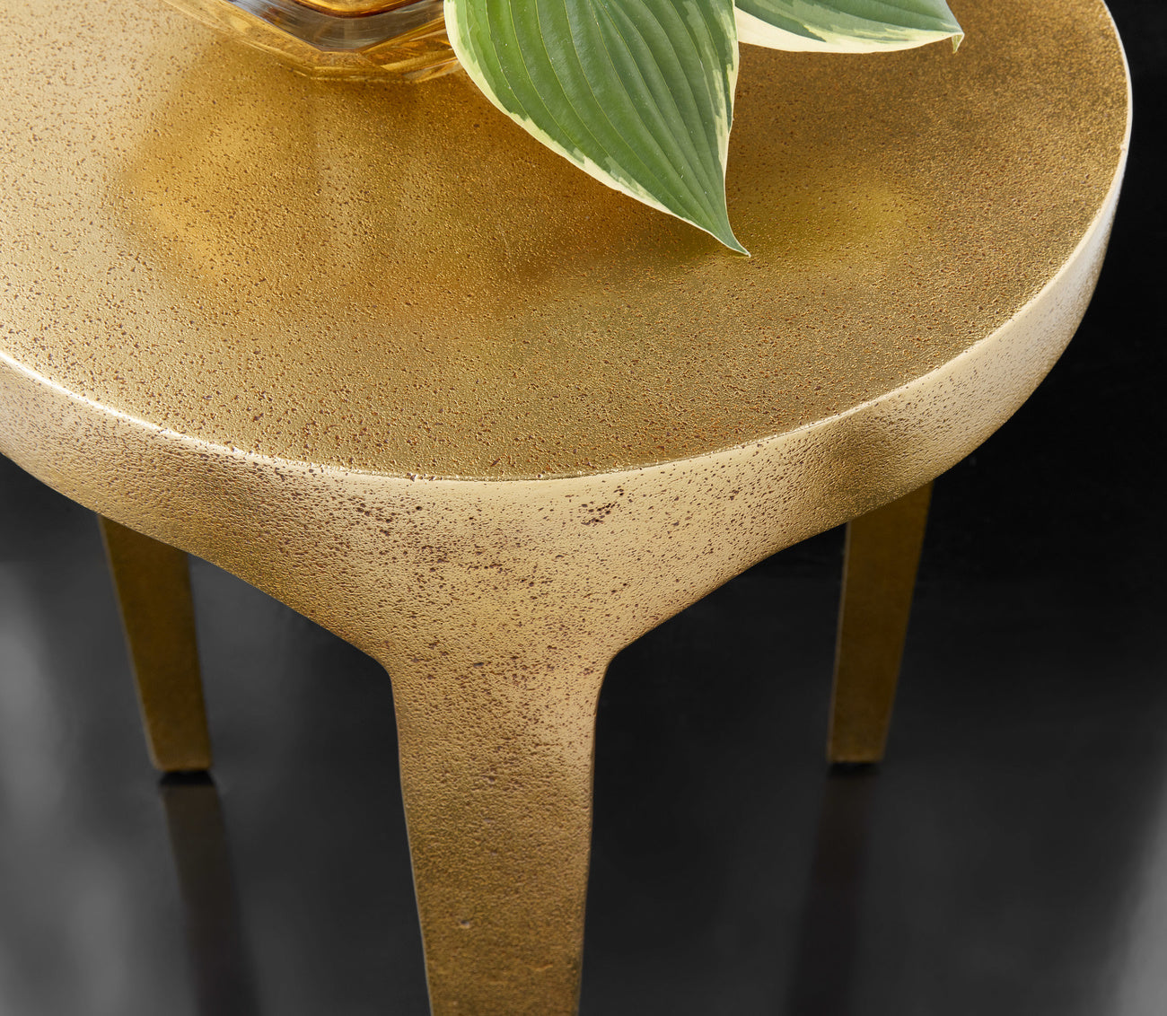 Bradford Spot Table