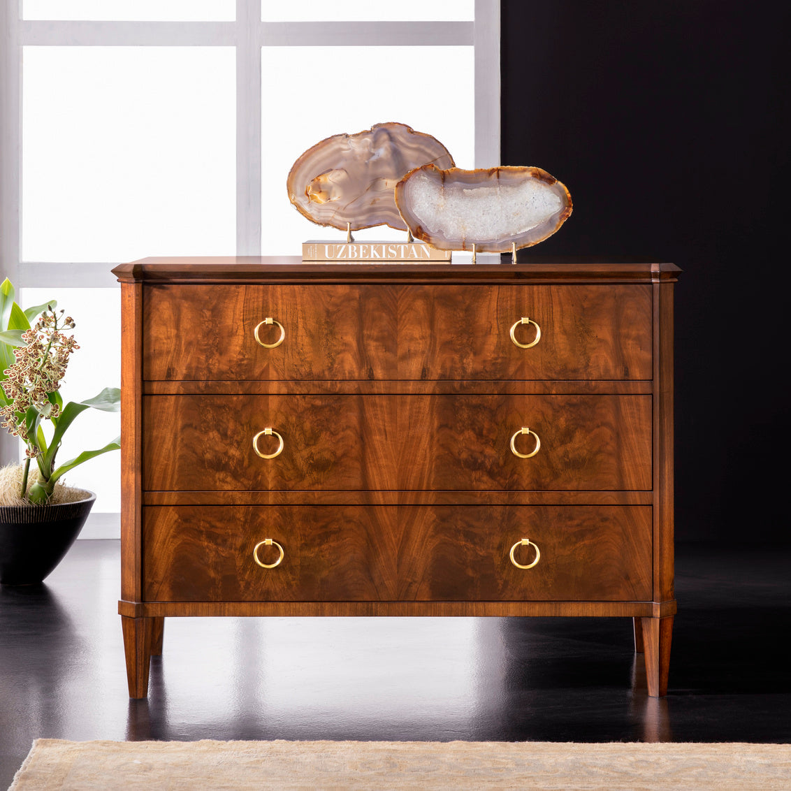 Modern History Connery Commode MH1322F01