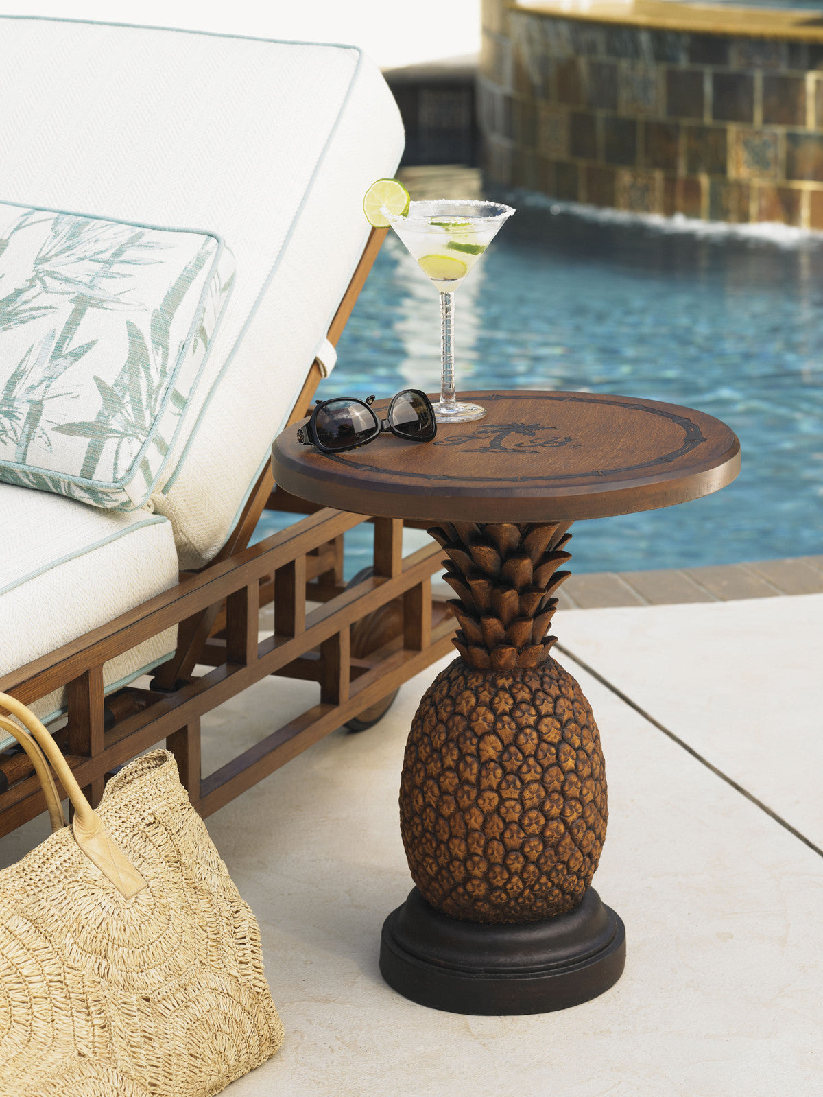 Pineapple Table