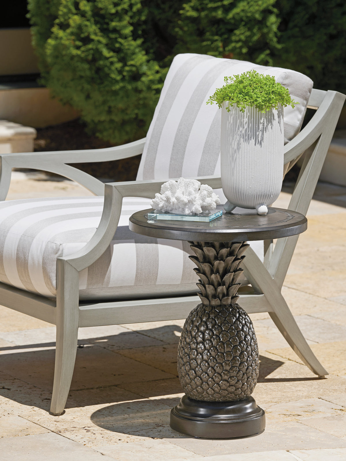 Pineapple Table