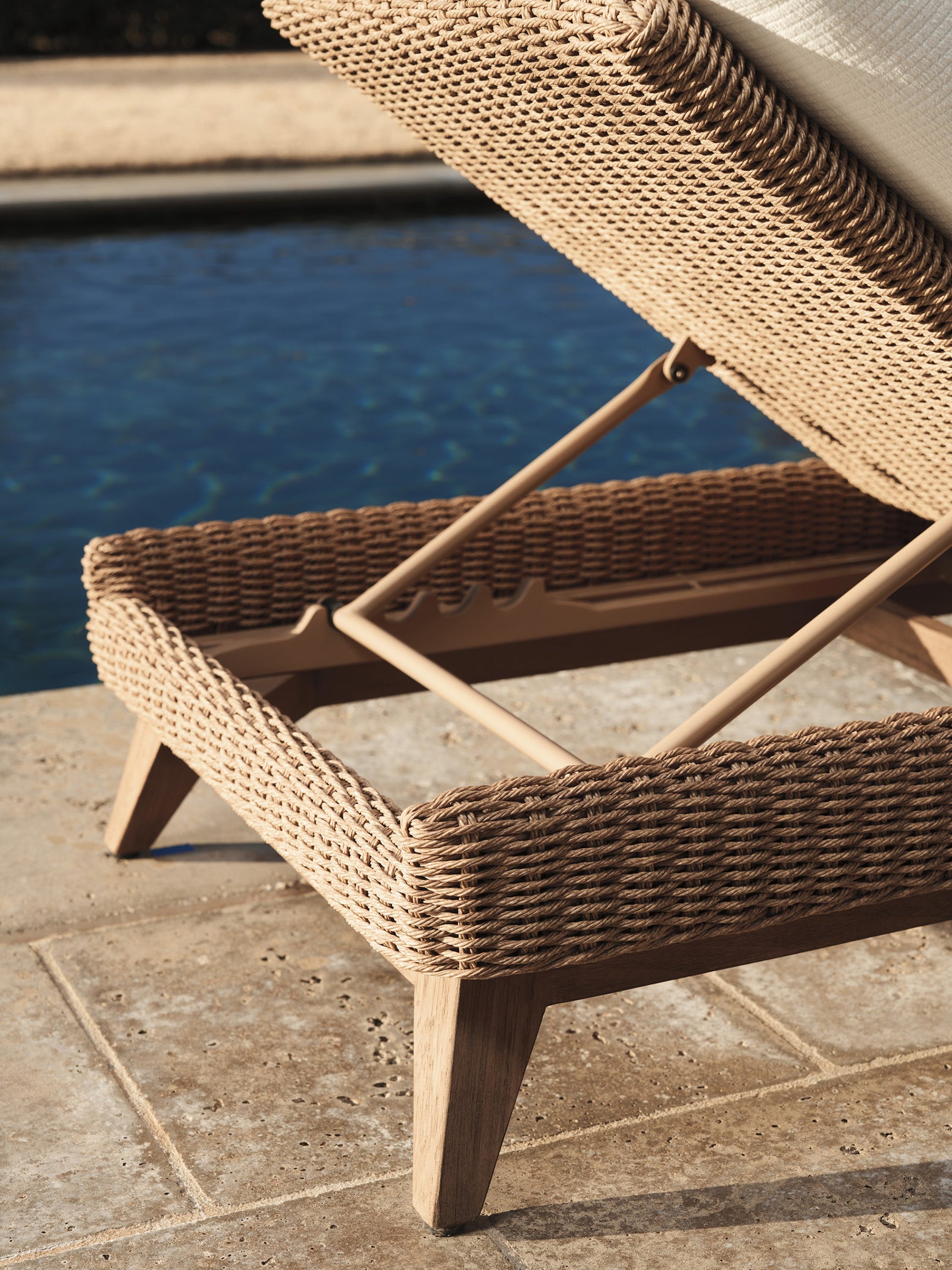Chaise Lounge