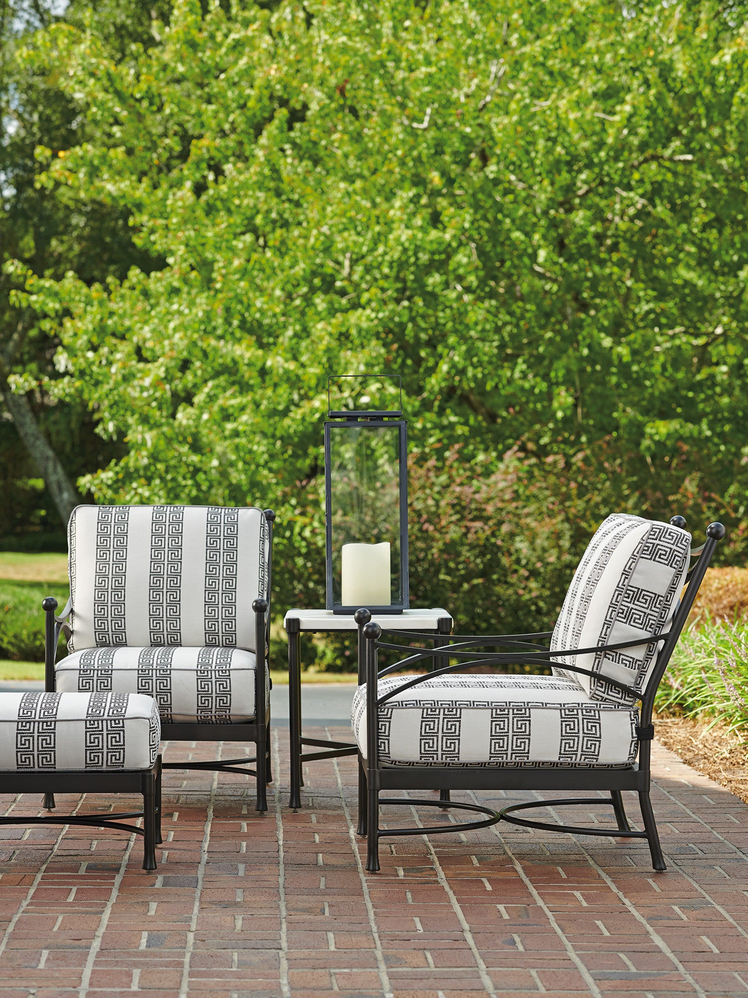 Swivel Lounge Chair
