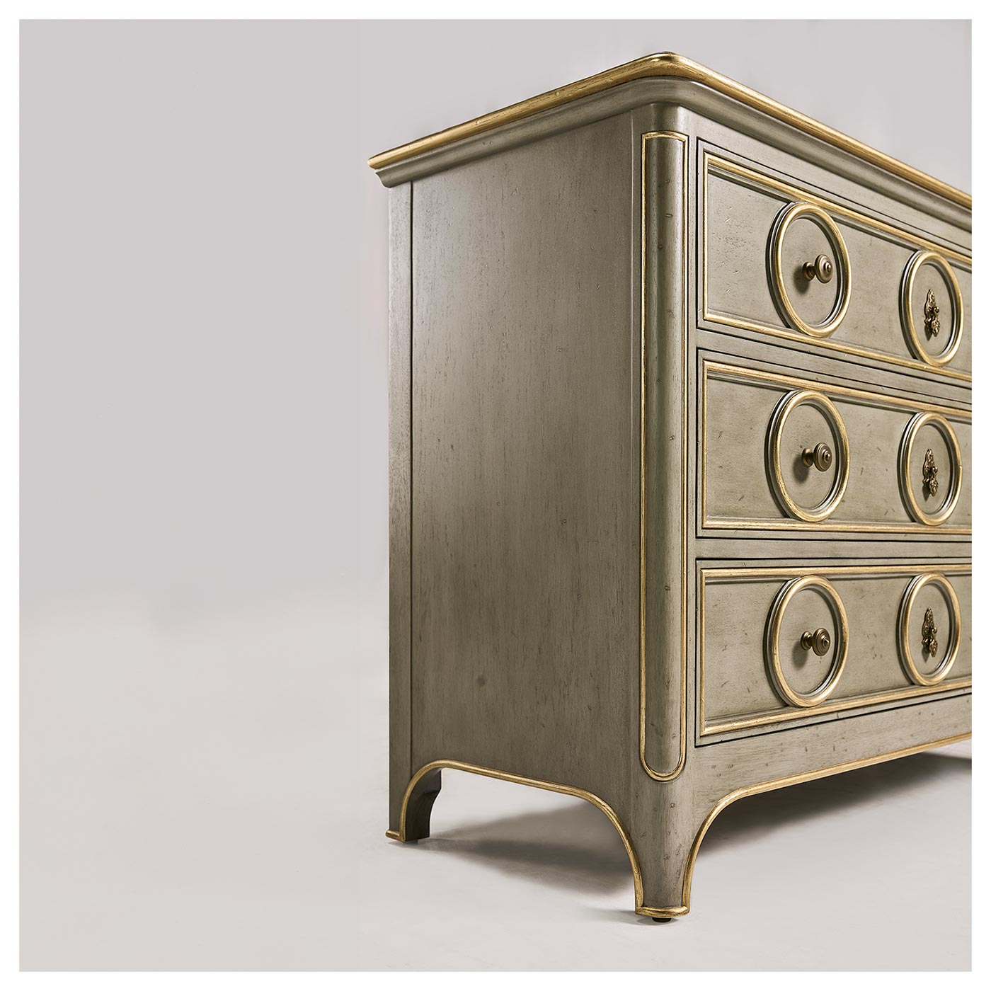 Buckingham Accent Chest