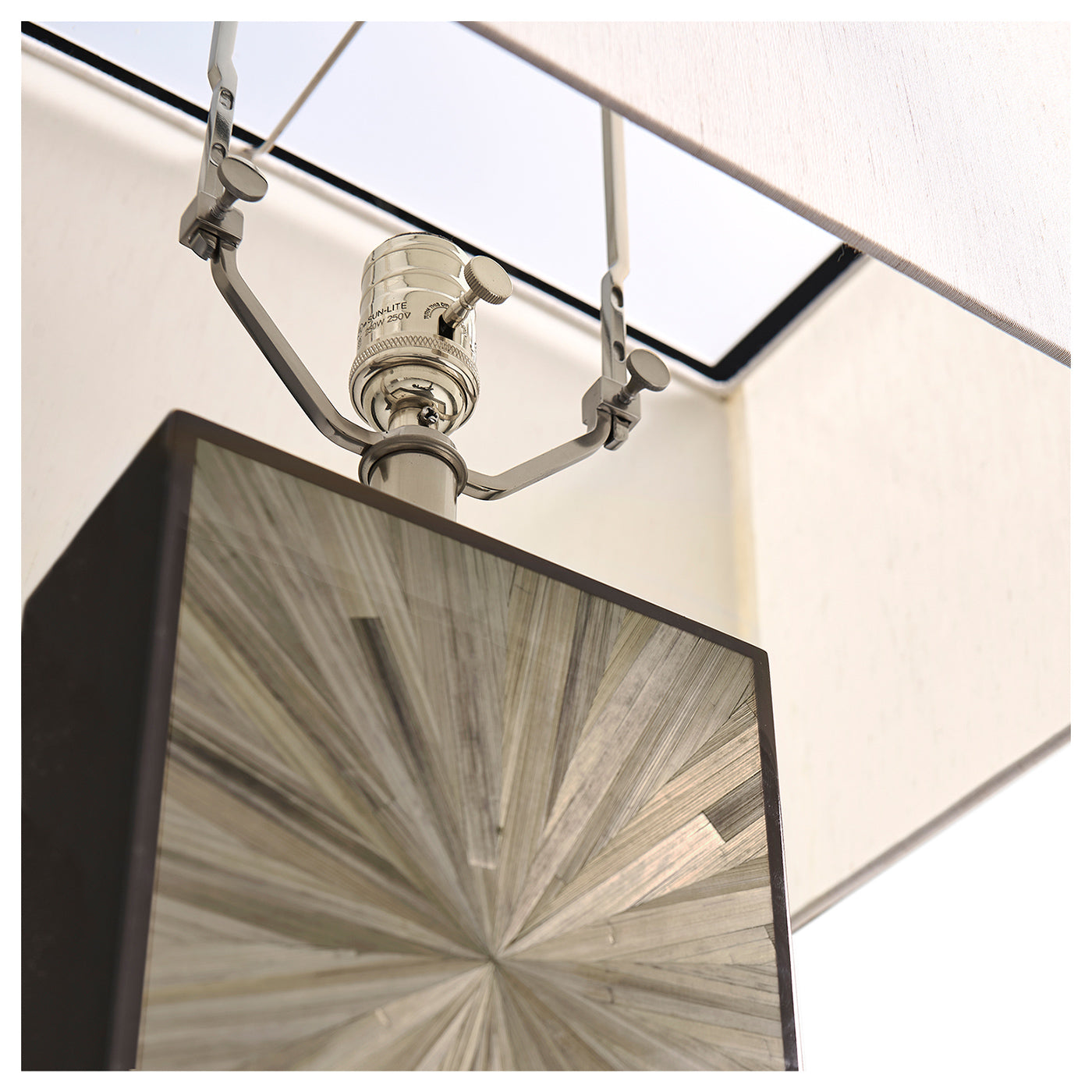 Terra Vertical Table Lamp