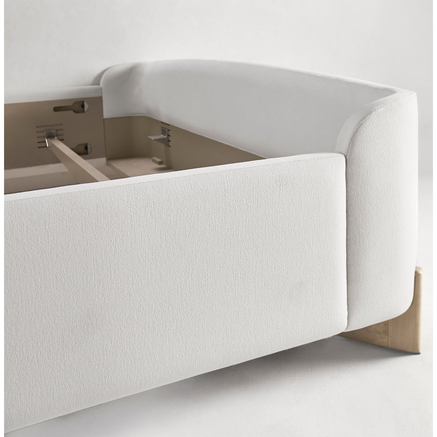 Keel Upholstered US King Bed