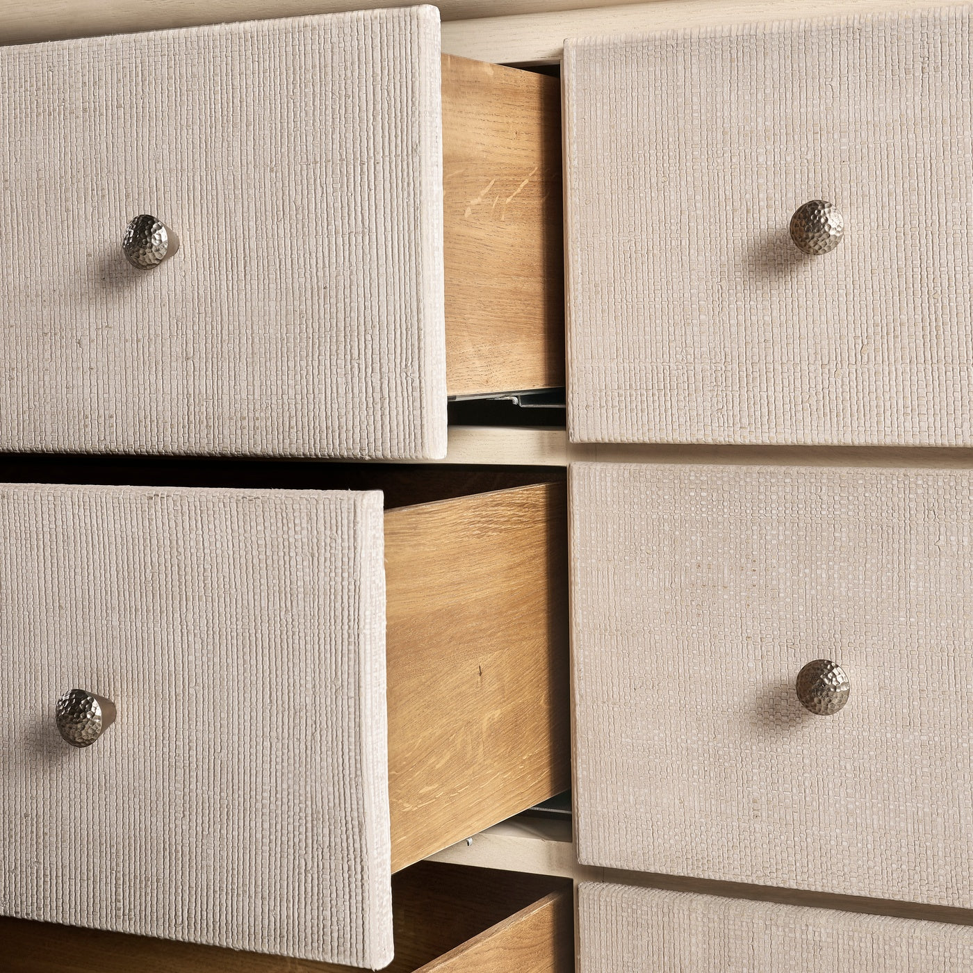 Keel Dresser