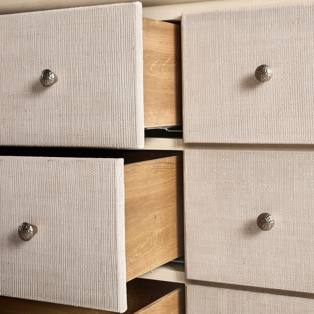 Keel Dresser