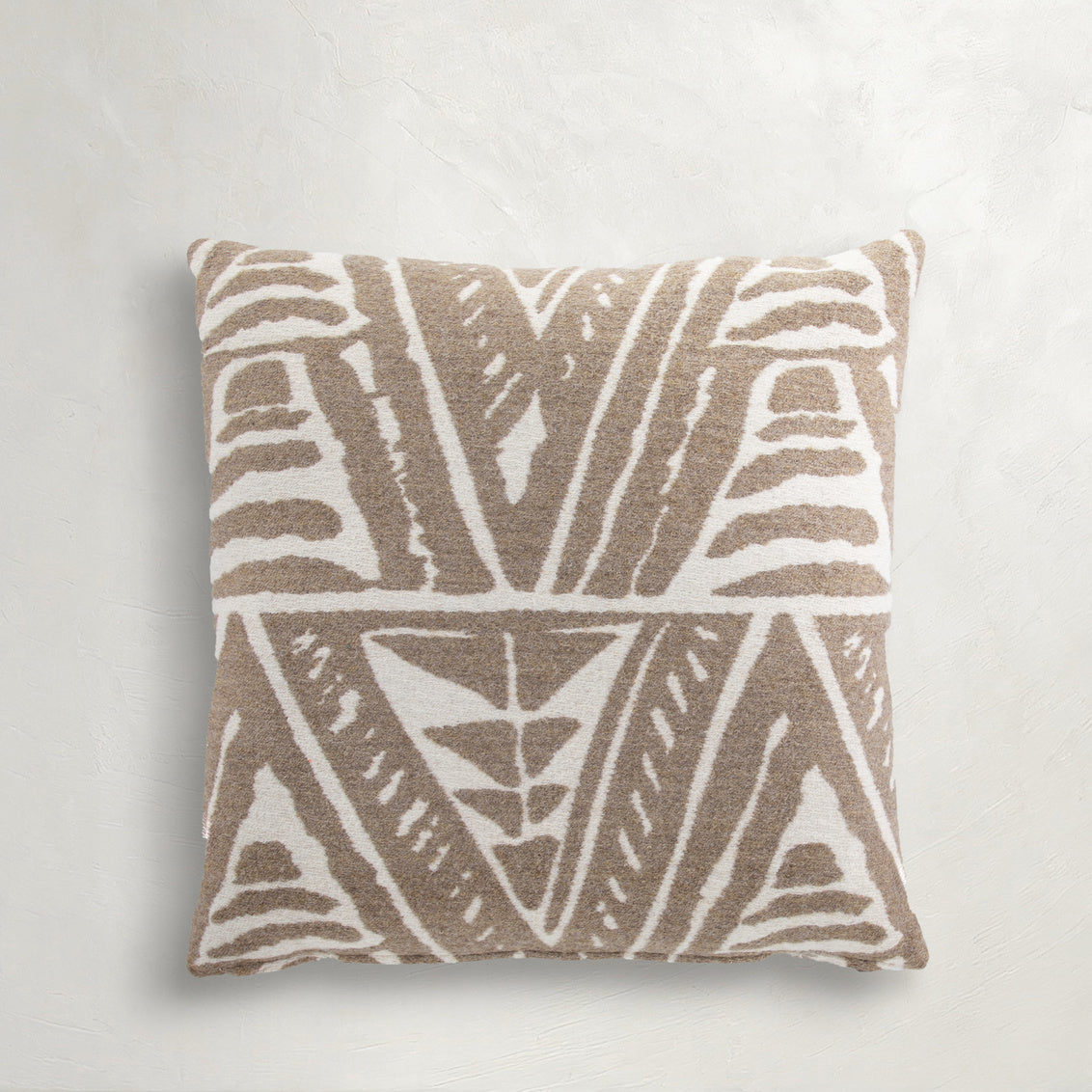 Katha Pebble Poly 20x20