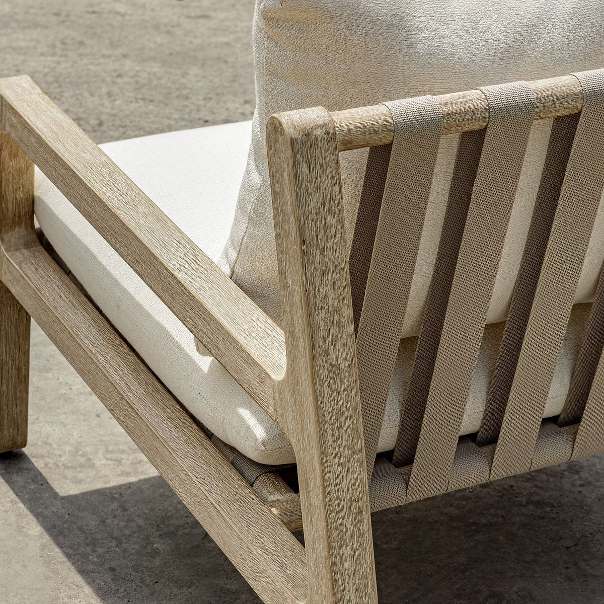 Strapped Outdoor Lounge Chair - 2 Cartons