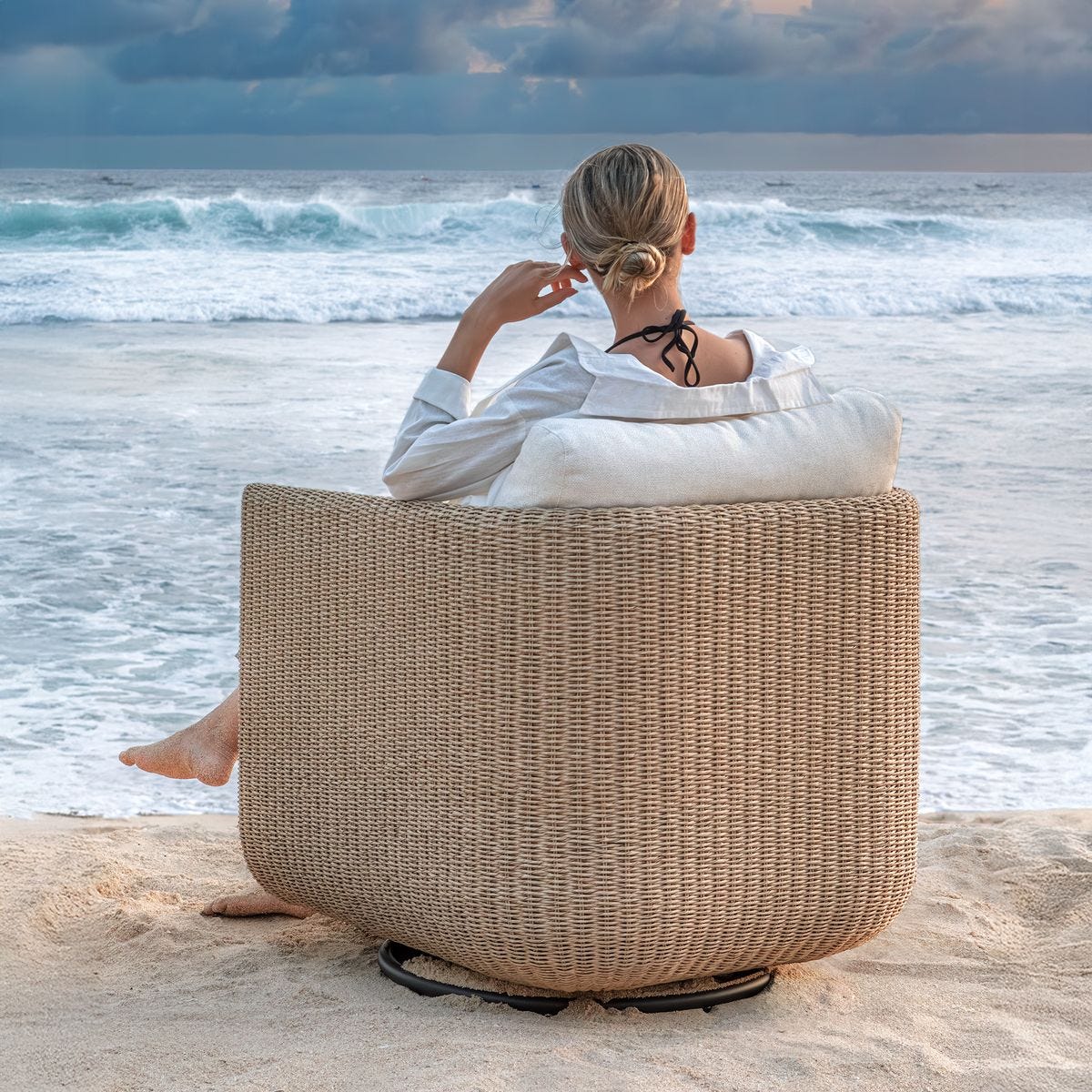 Santorini Outdoor Swivel Lounge Chair