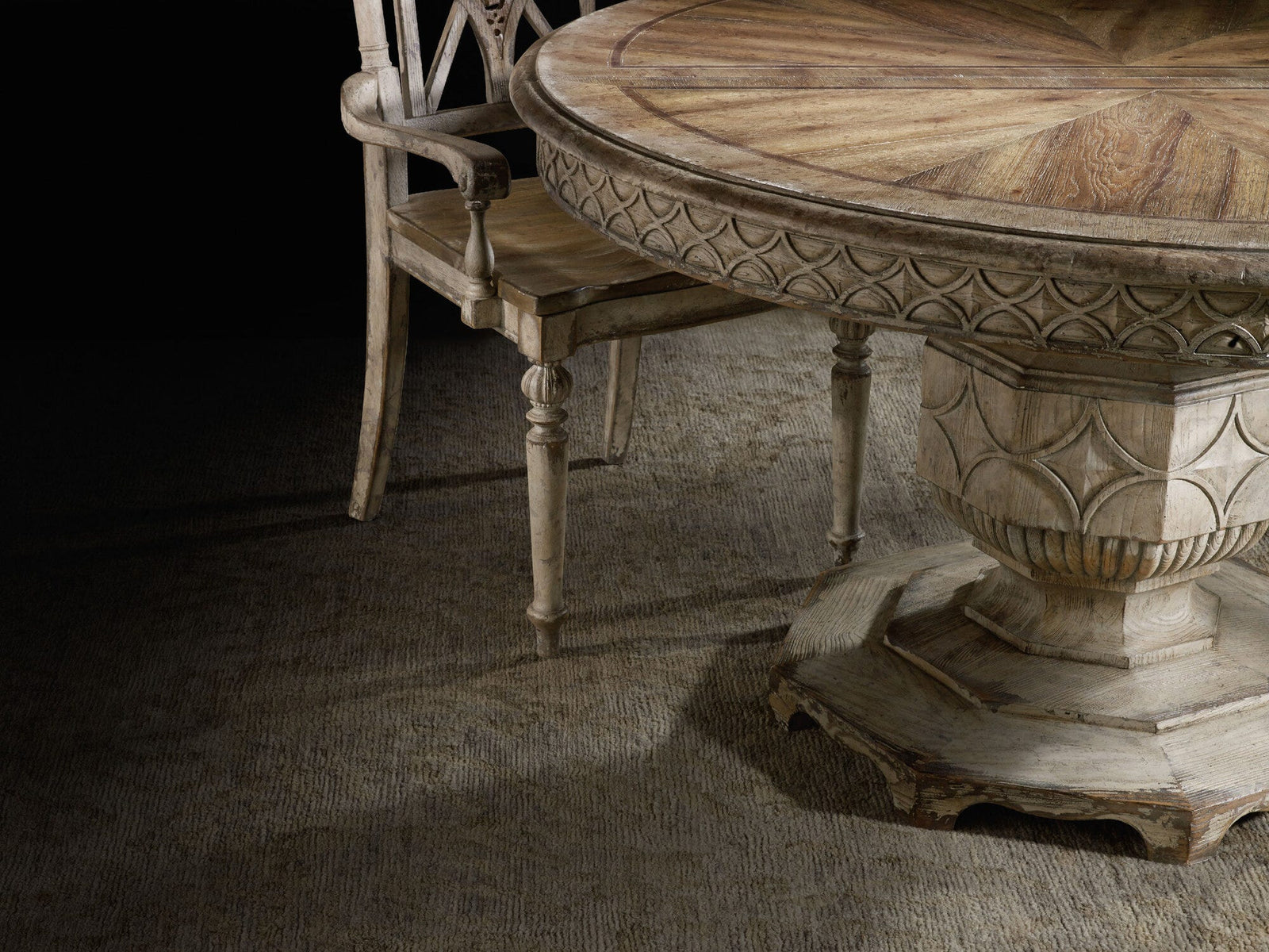 Chatelet Round Dining Table Top w/1-20in Leaf