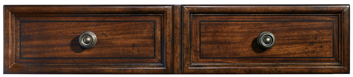 Leesburg Chest