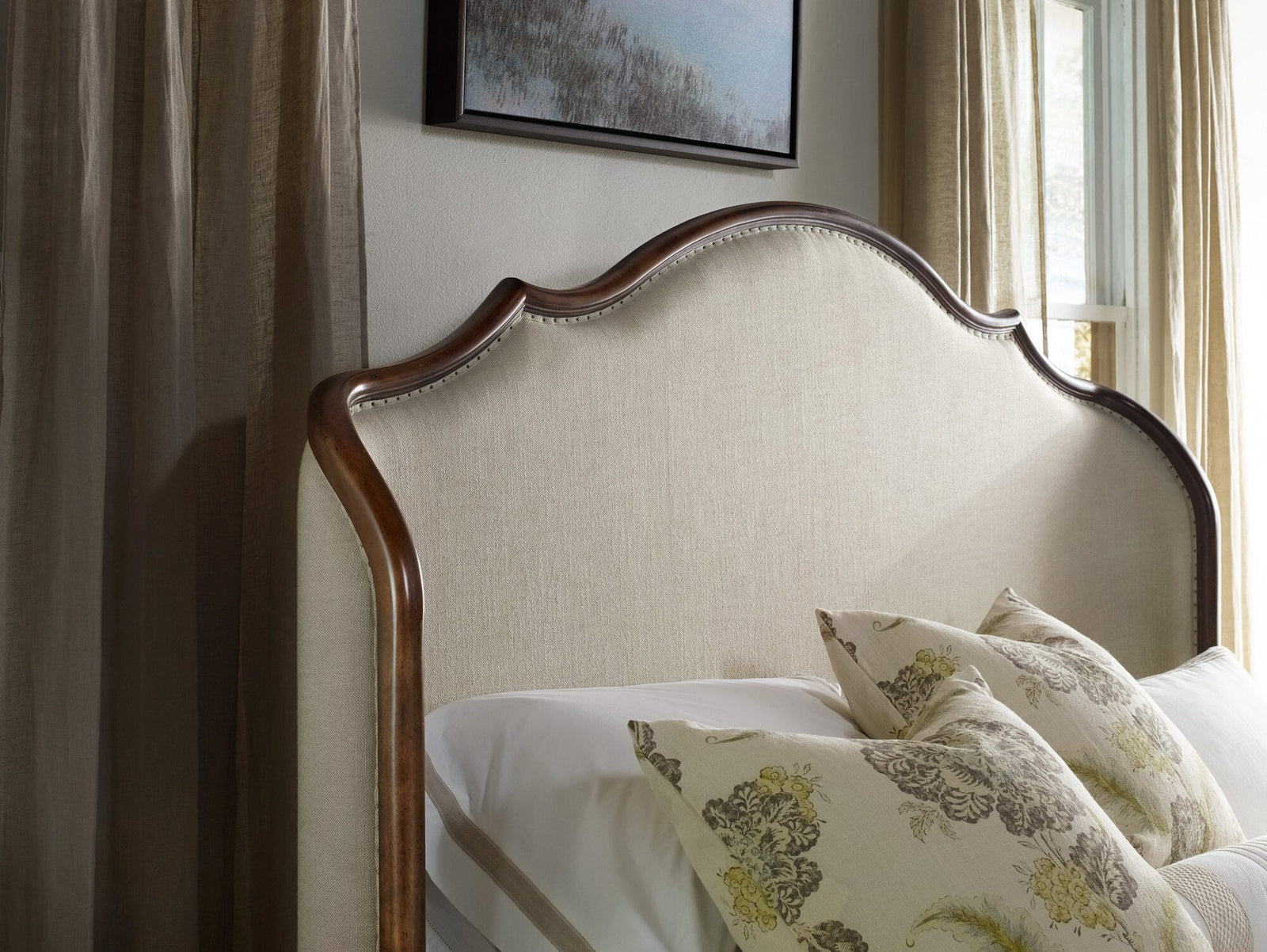 Archivist 6/0 - 6/6 Upholstered Shelter Footboard